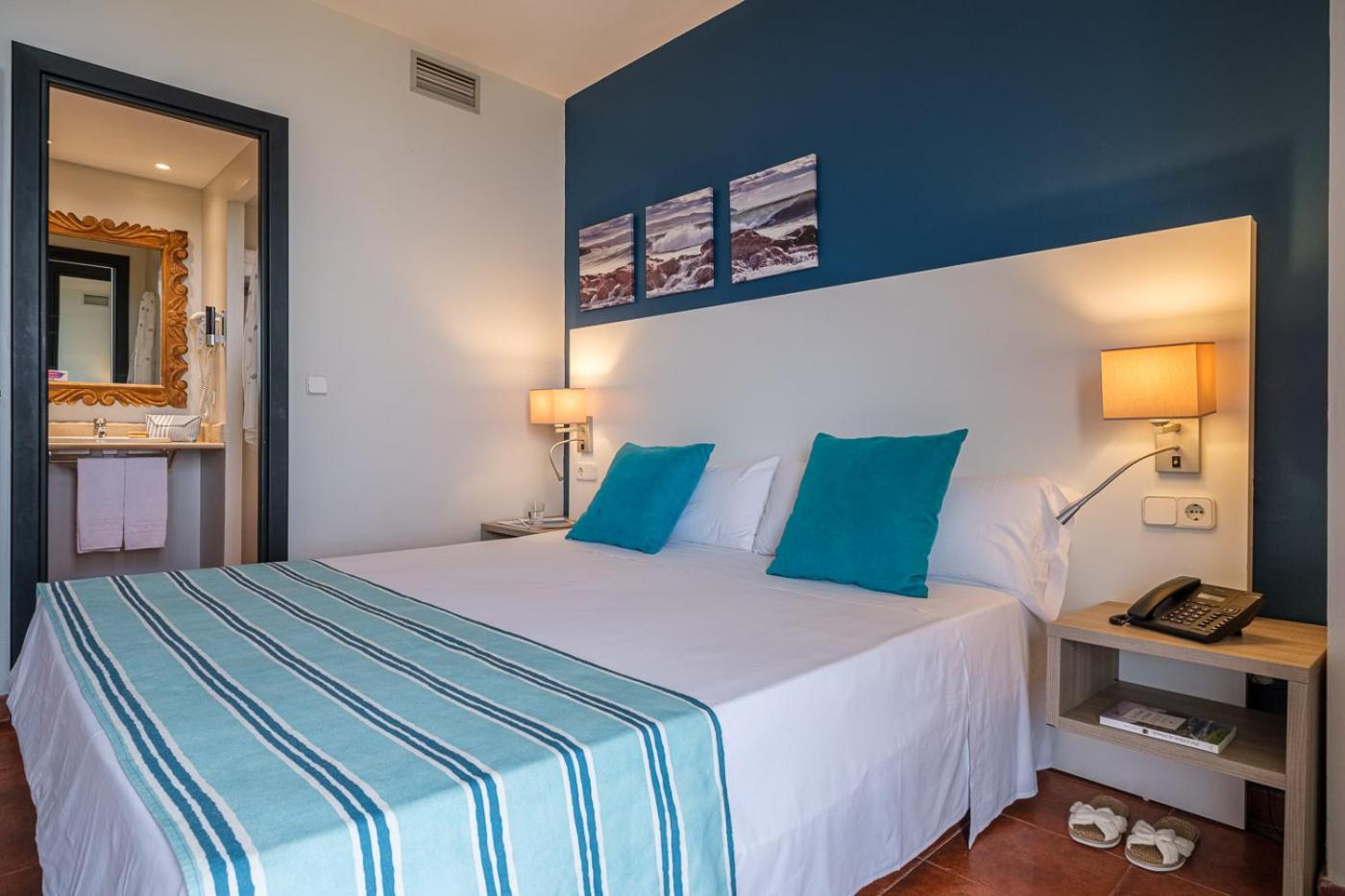 Suite (4 Adults) - Photo 1