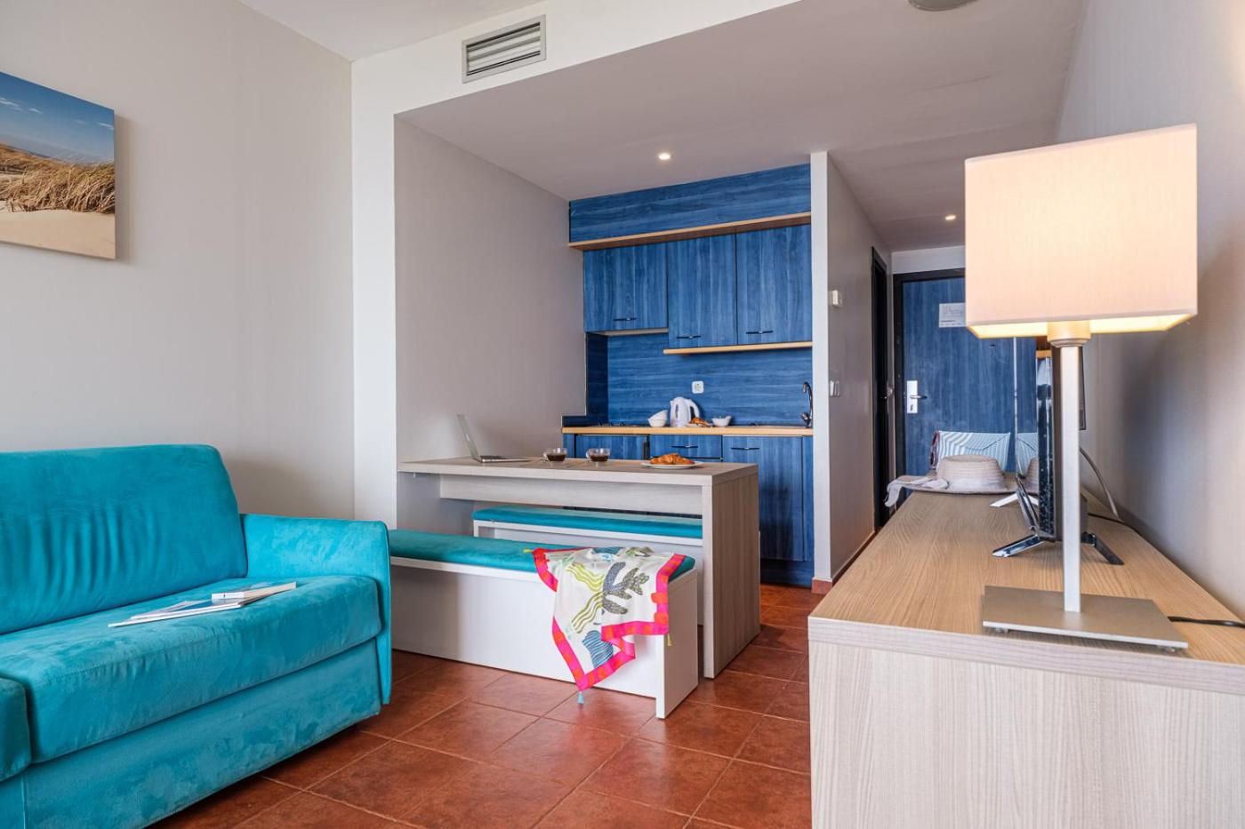 Suite (4 Adults) - Photo 3
