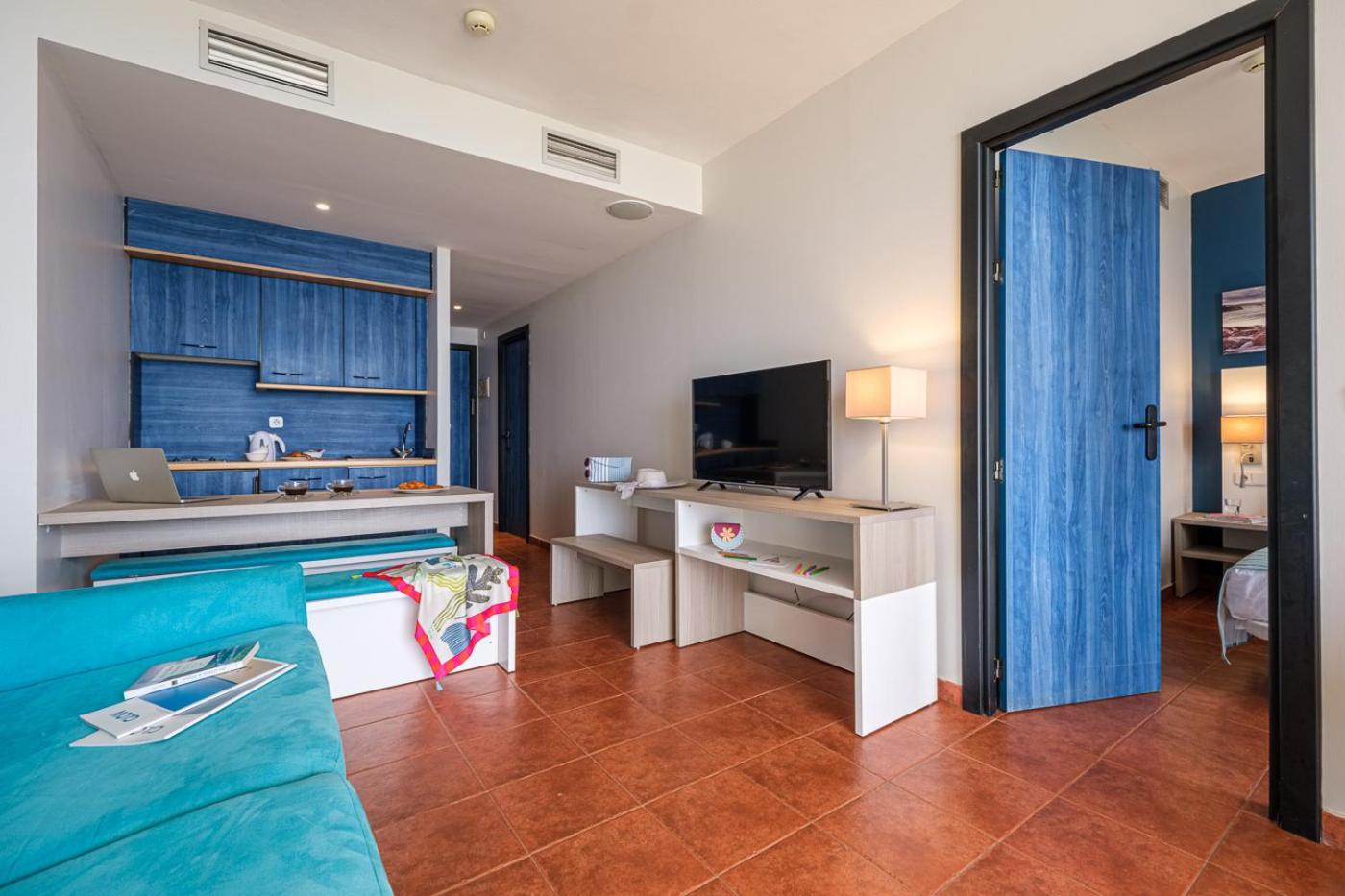 Suite (4 Adults) - Photo 4