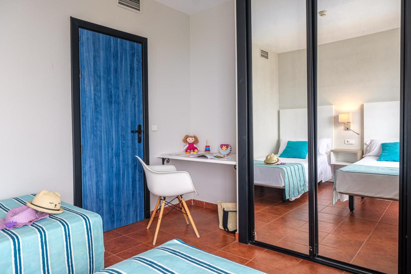 Suite (4 Adults) - Photo 6