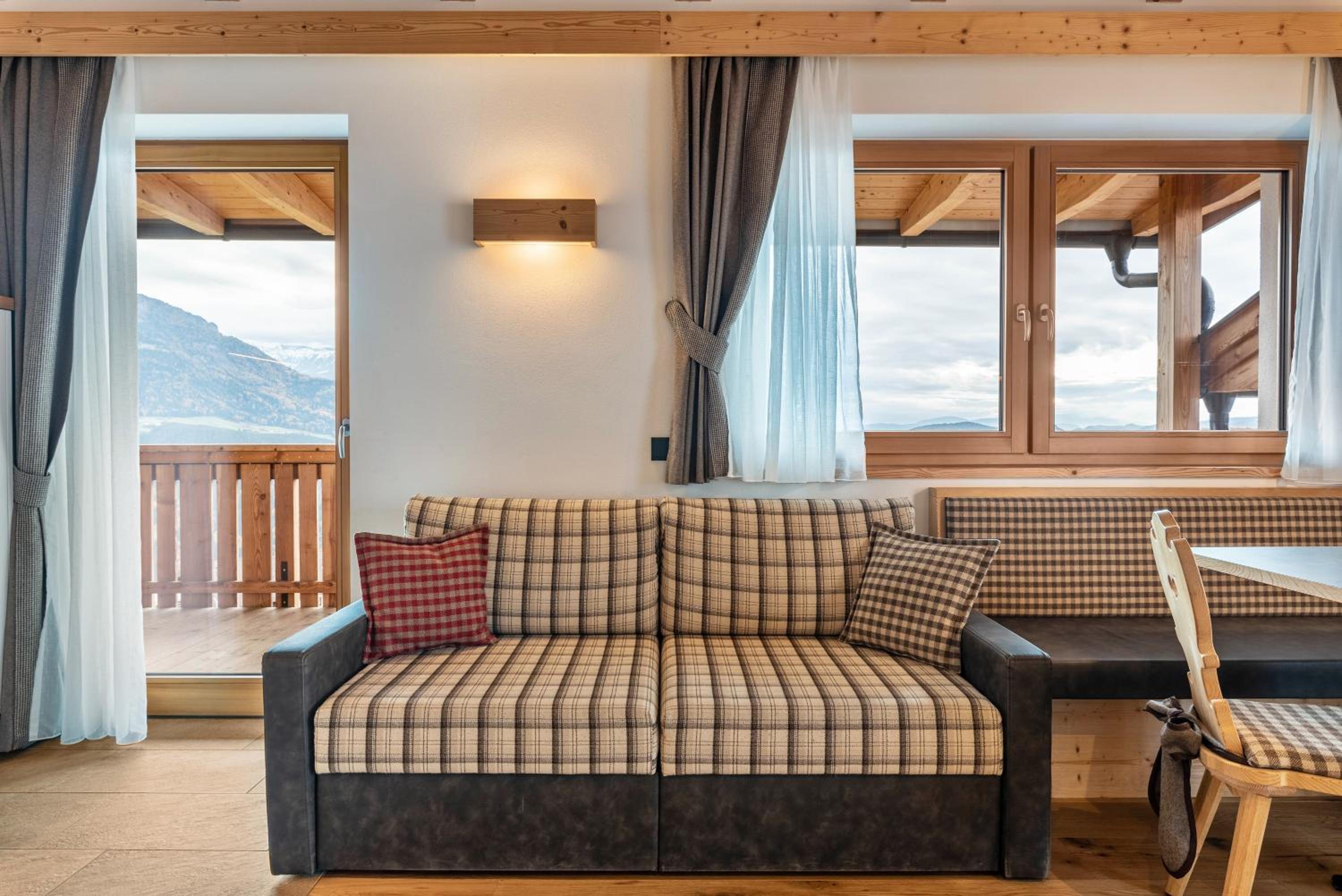 Two-Bedroom Deluxe Apartment with Garden View photo 1