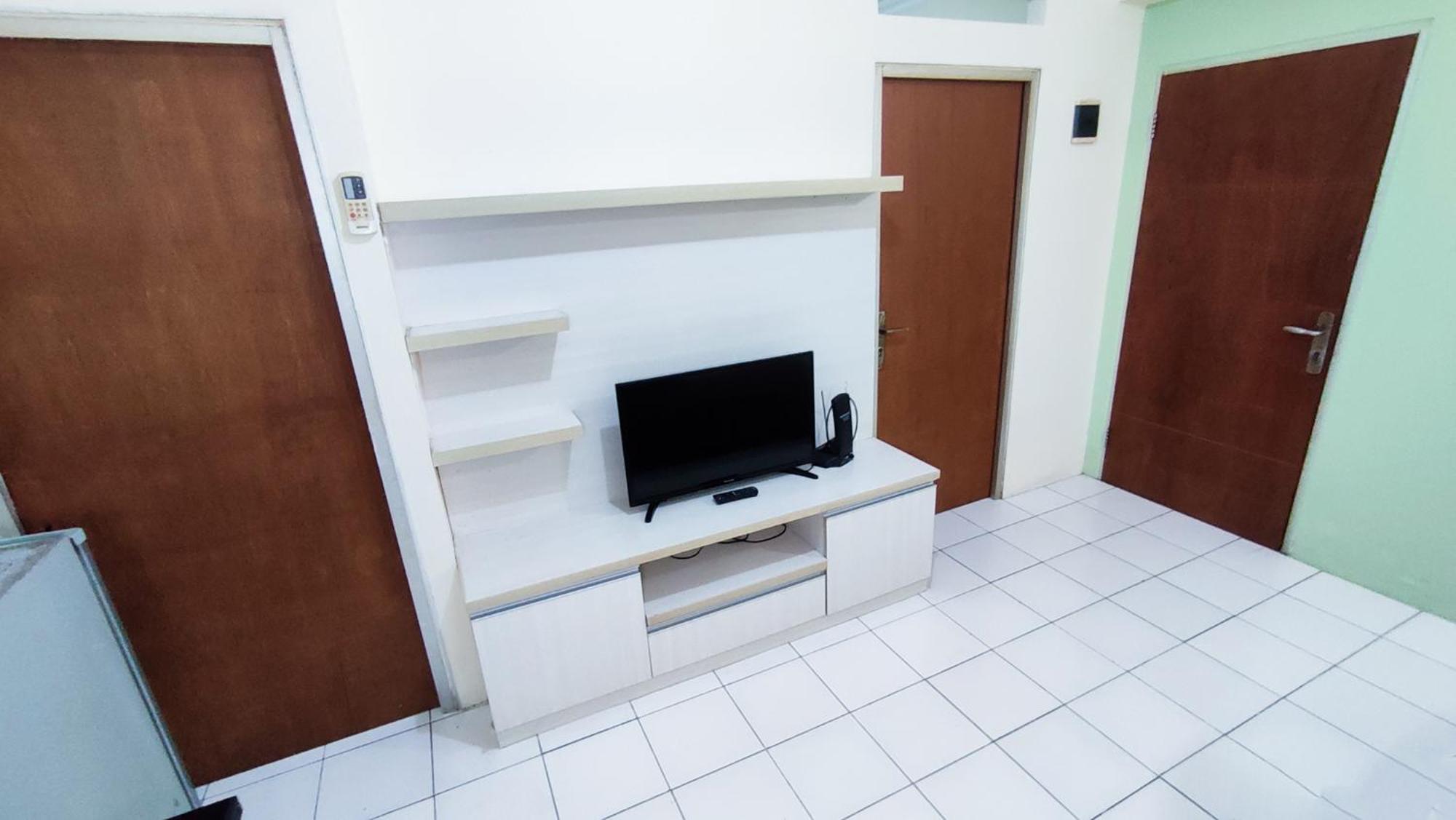 One-Bedroom Apartment - Photo 1