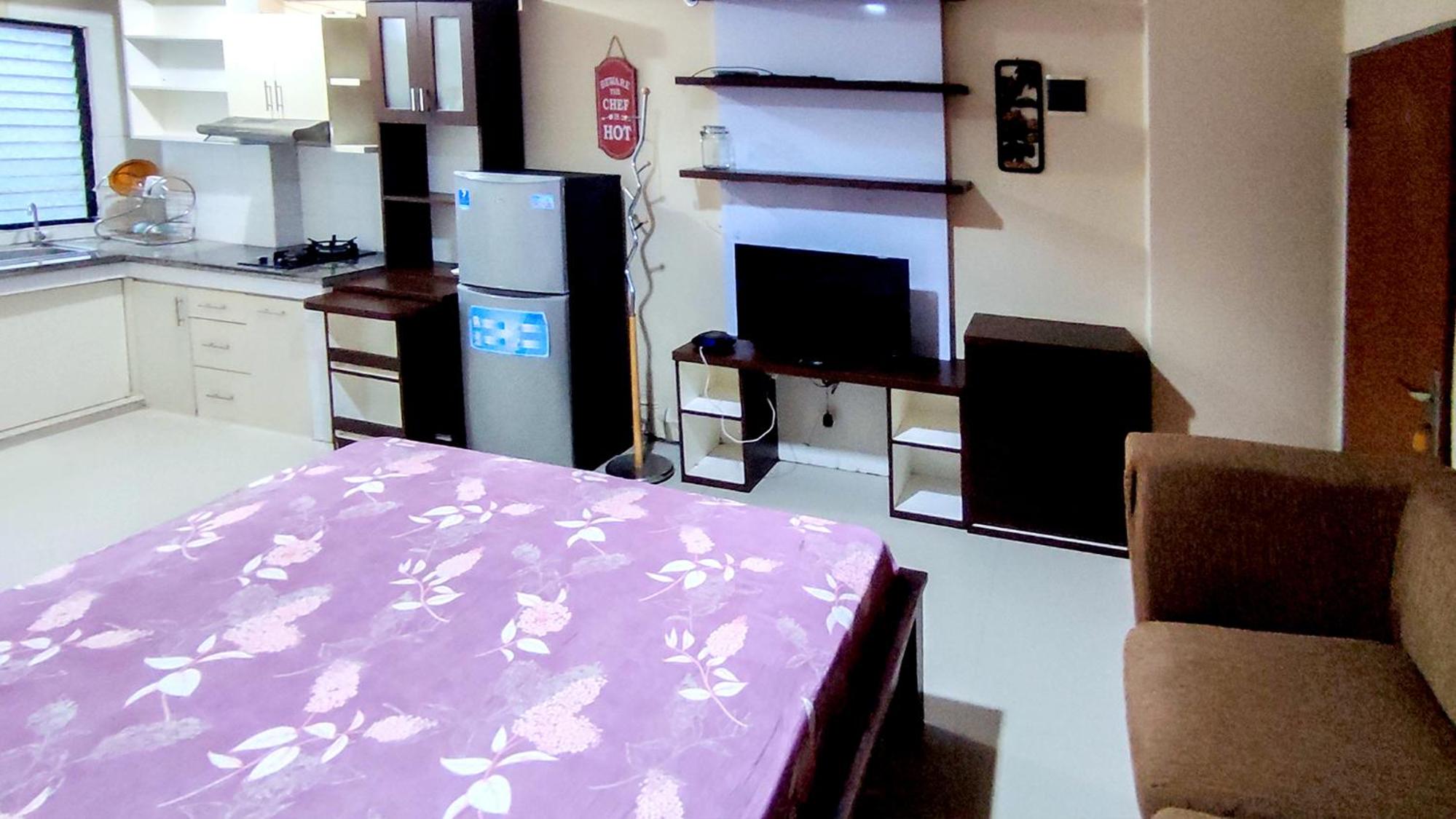 One-Bedroom Apartment - Photo 15