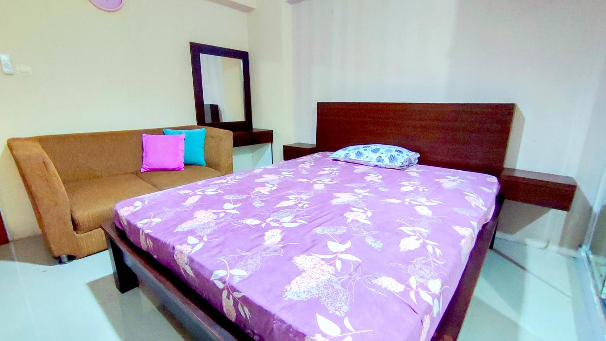 One-Bedroom Apartment - Photo 8