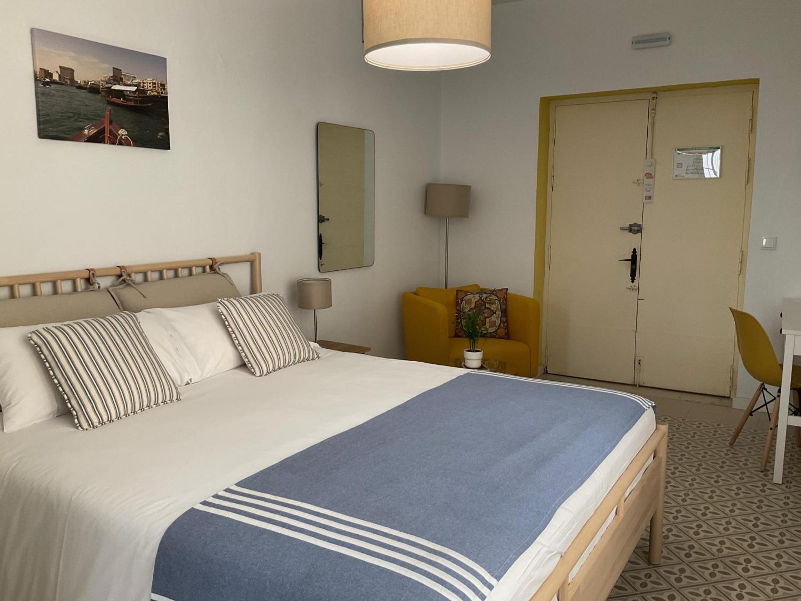 Large Double Room photo 3