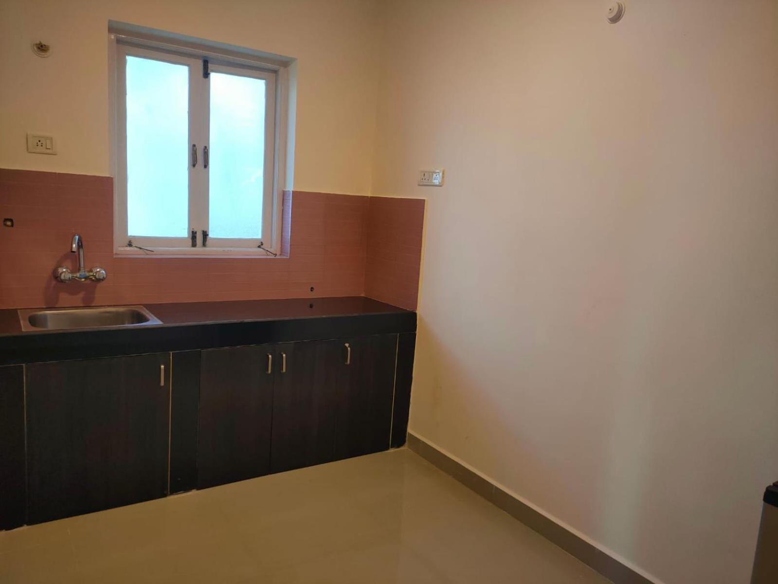 Suite with Balcony - Photo 11