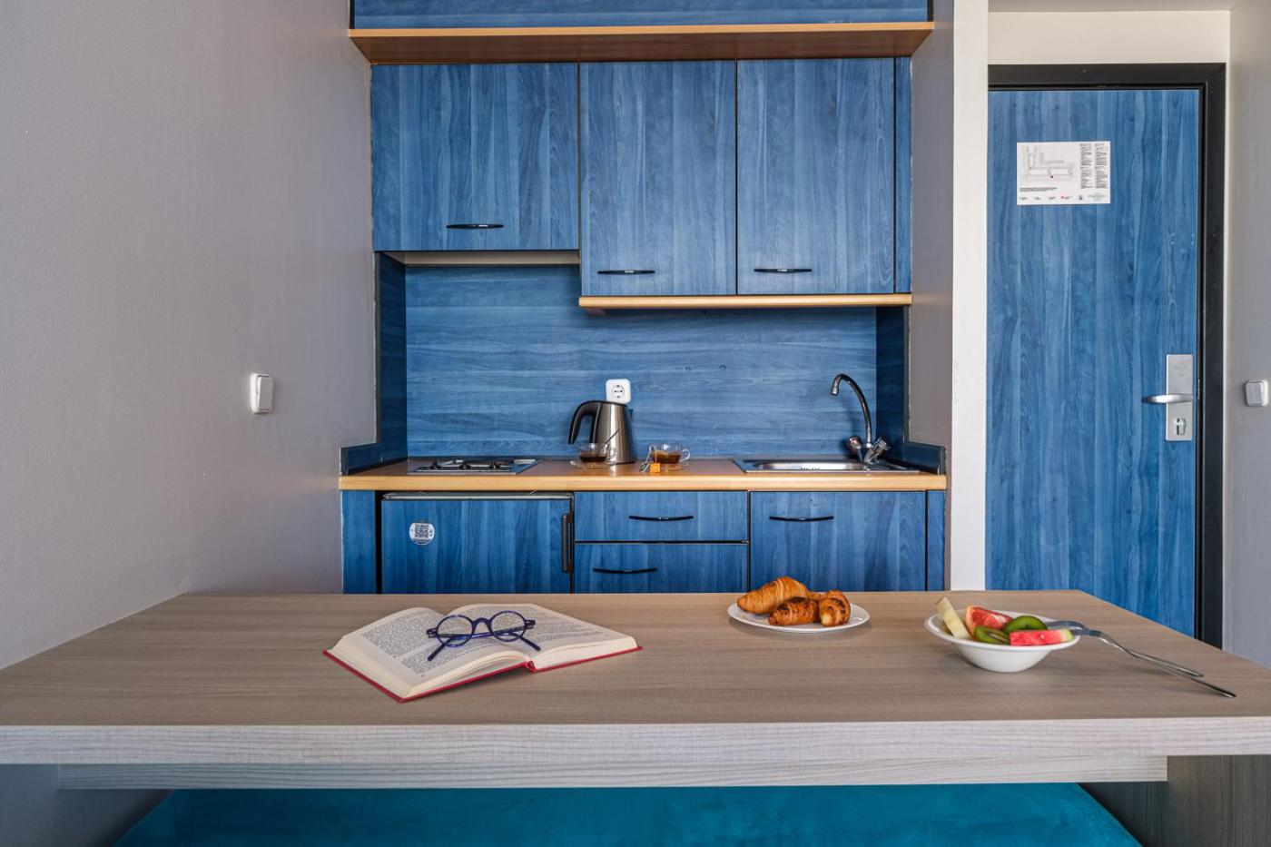 Junior Suite (2 Adults + 1 Child) - Photo 2