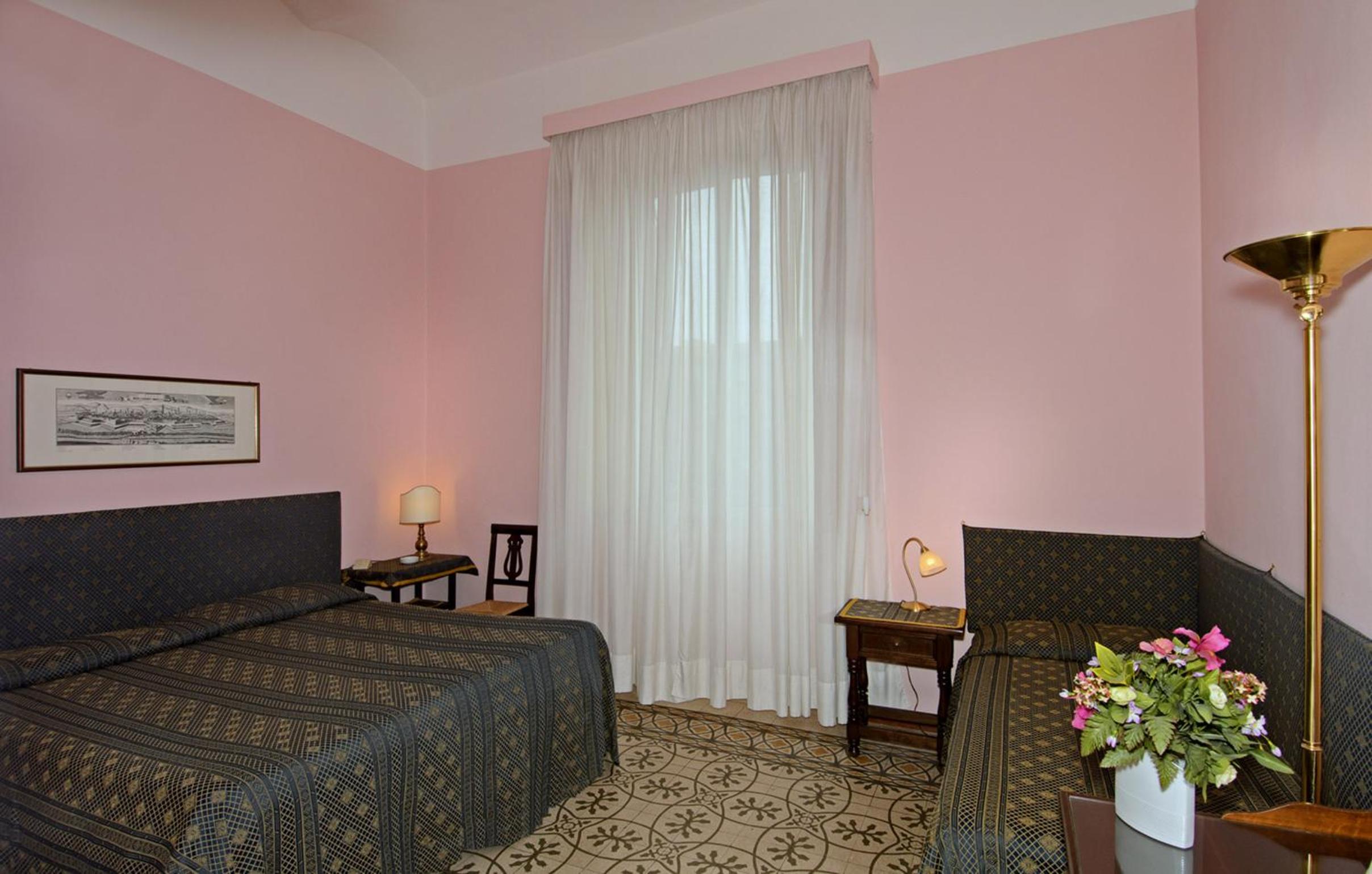 Triple Room - Photo 2