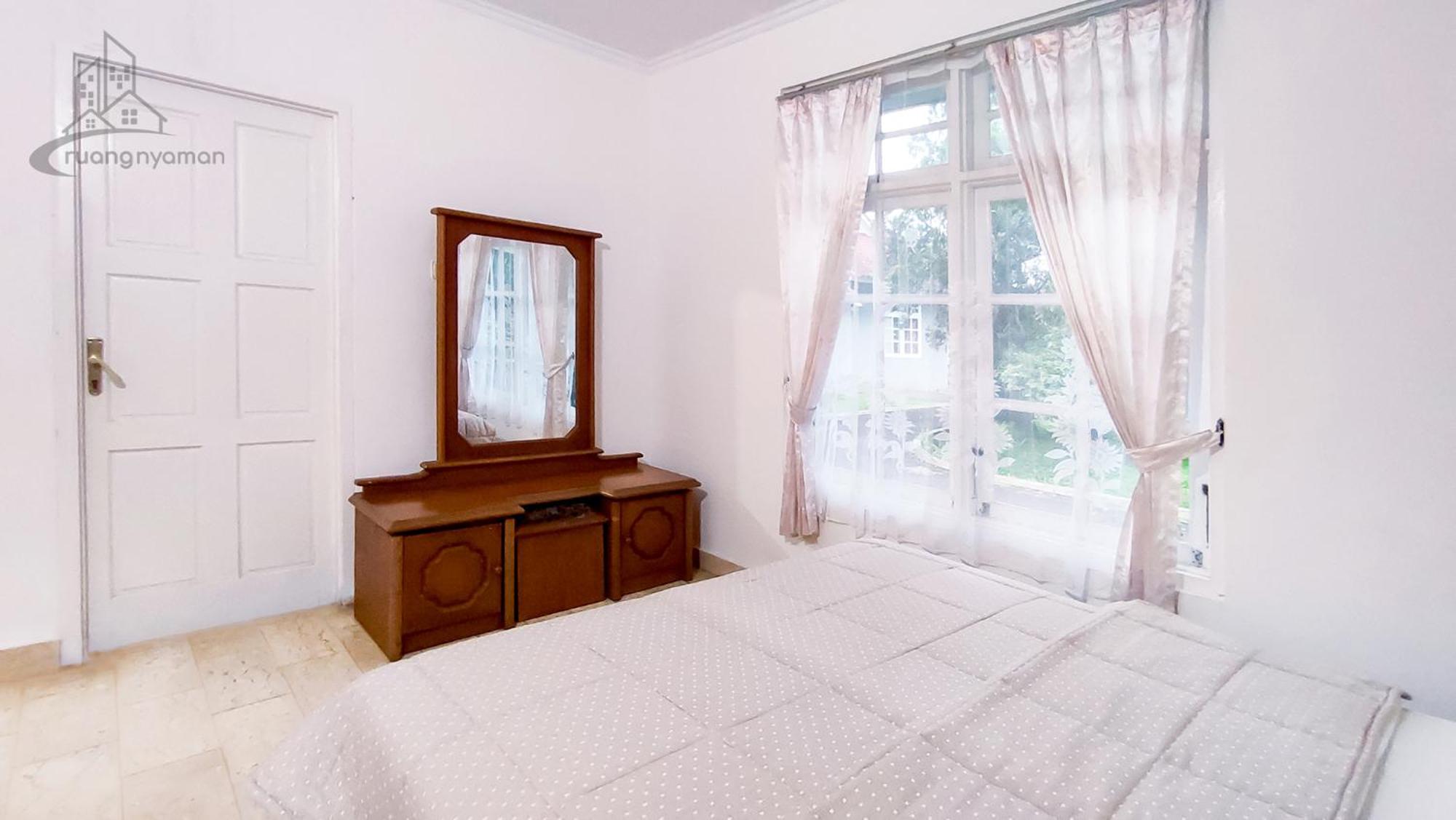 Three-Bedroom Villa - Photo 7