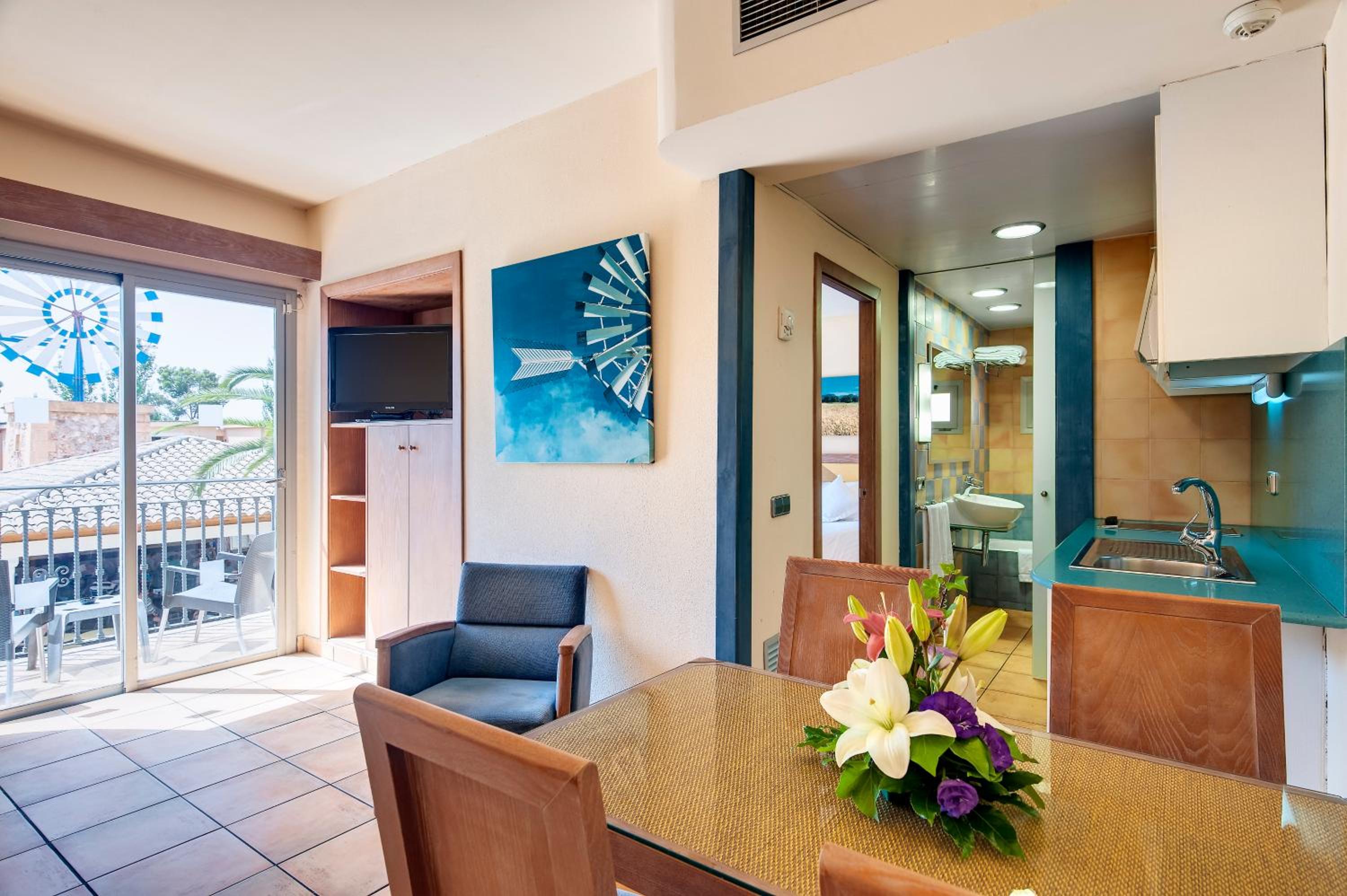 One-Bedroom Apartment (2 Adults + 1 Child)