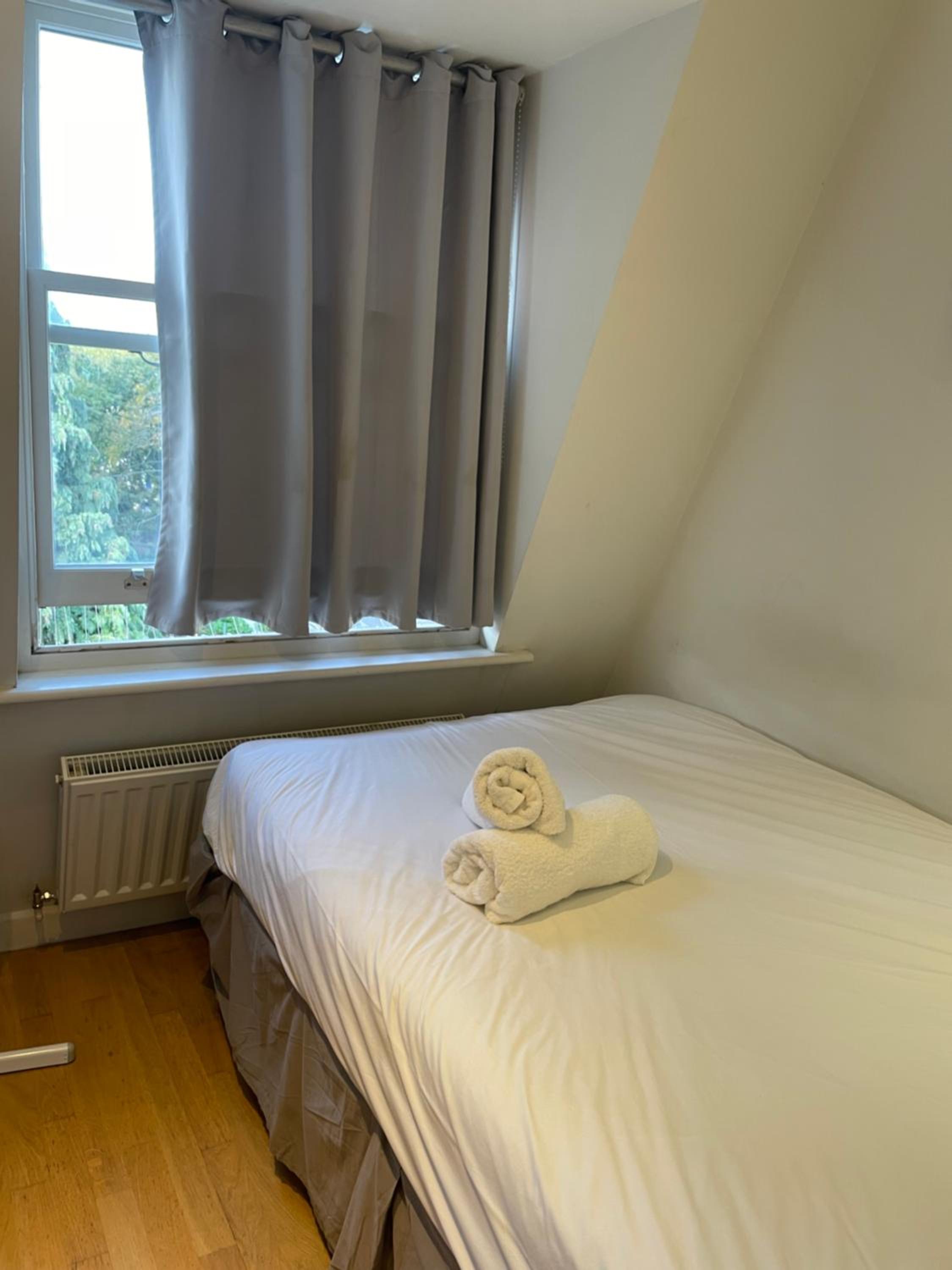 Single Room With Private Bathroom photo 2