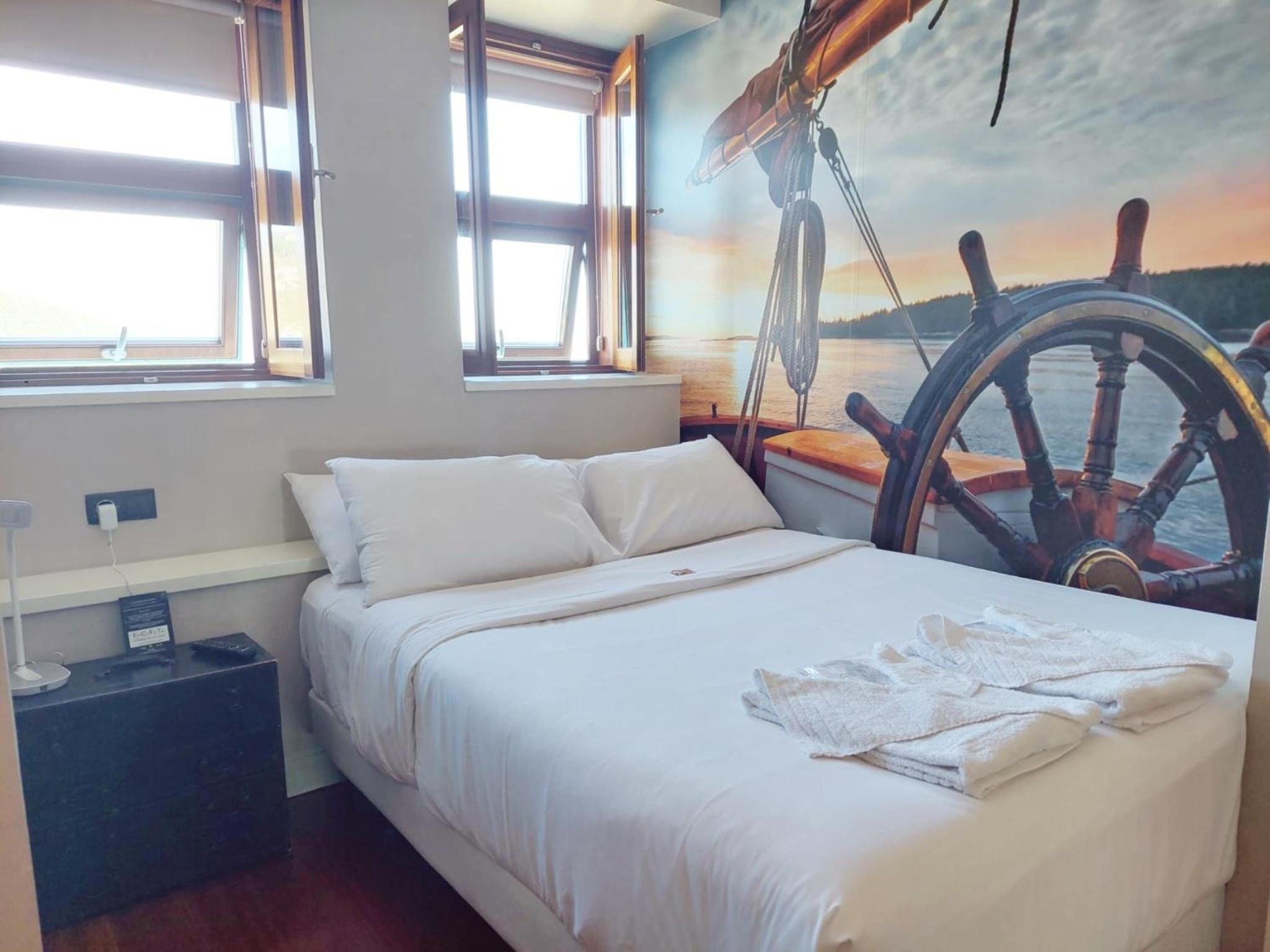Double Room - Photo 12