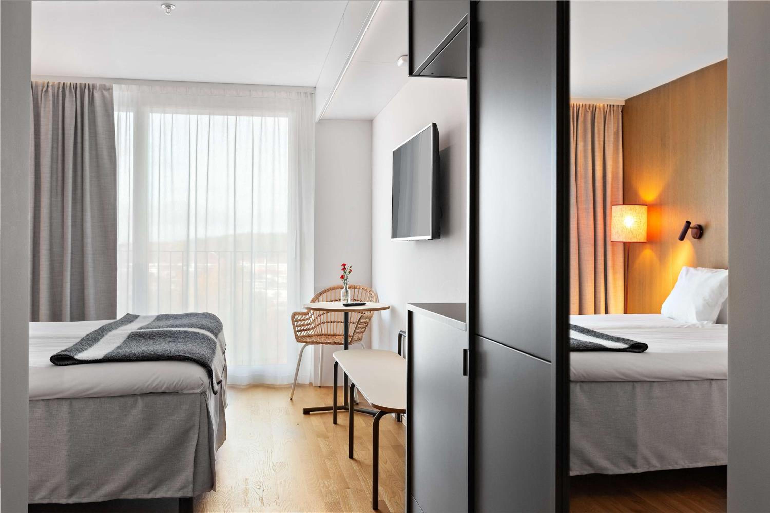 Standard King Room - Photo 4