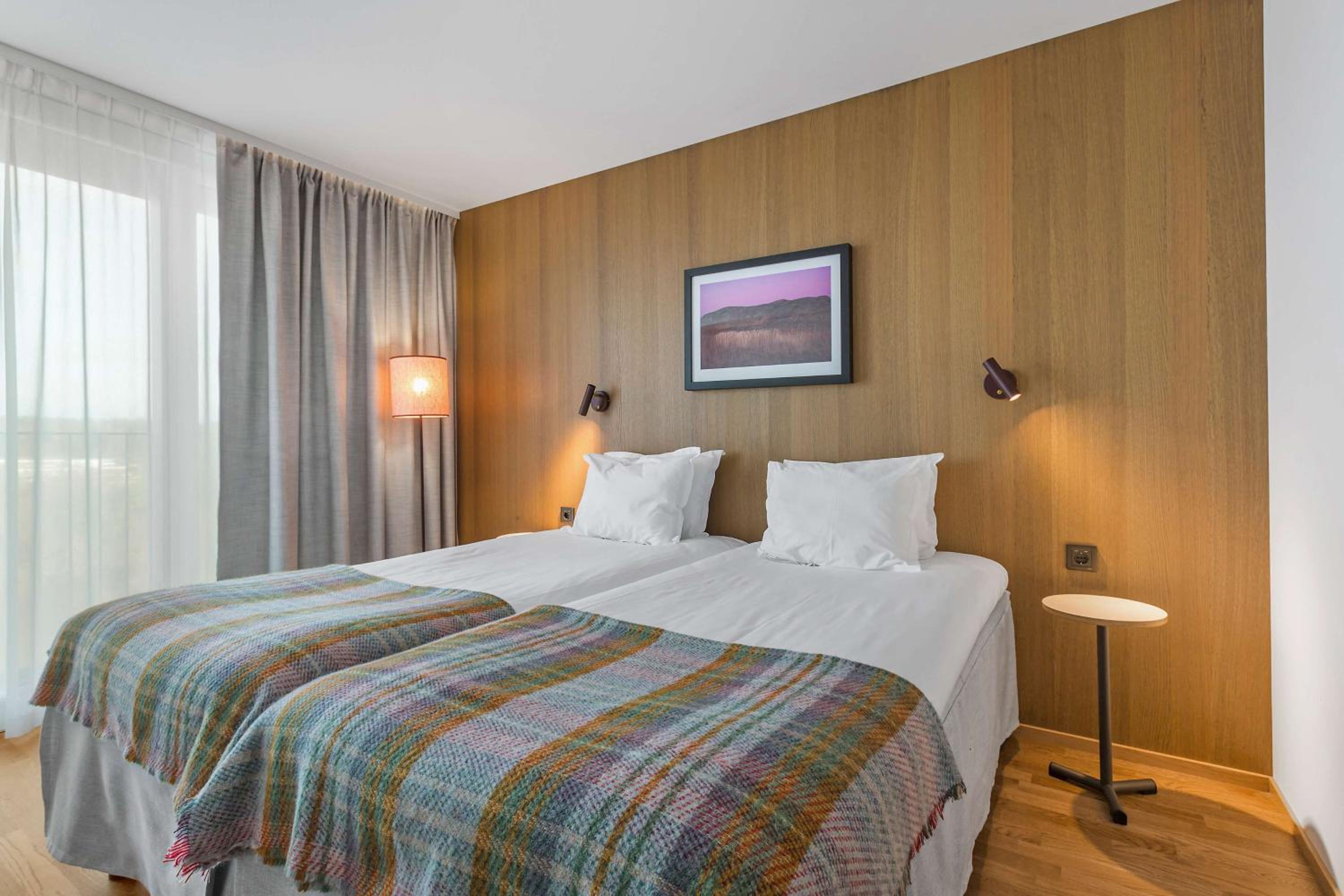 Standard Twin Room With Balcony - Pet Friendly/Non-Smoking thumbnail 6