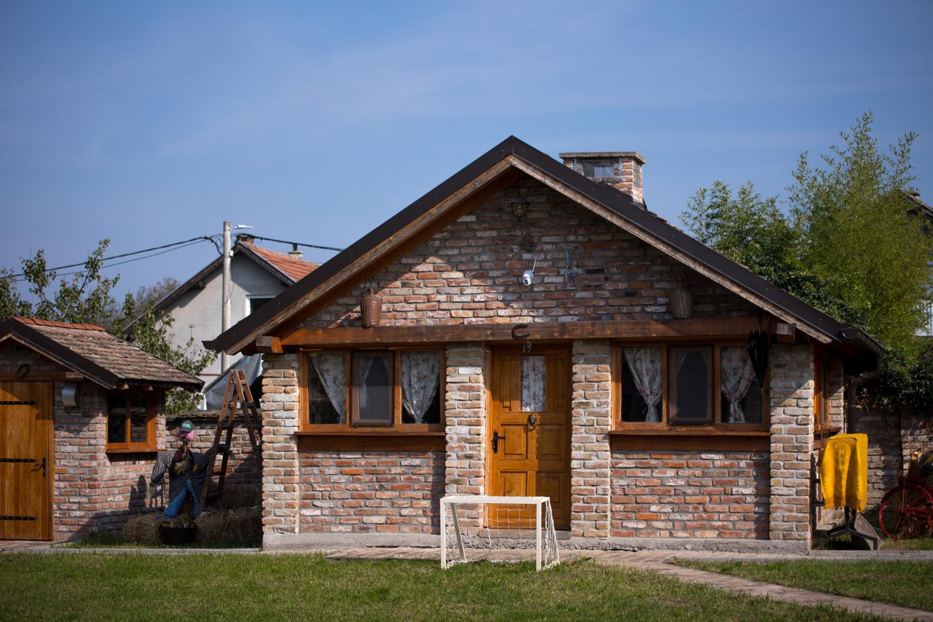 Four-Bedroom House photo 2