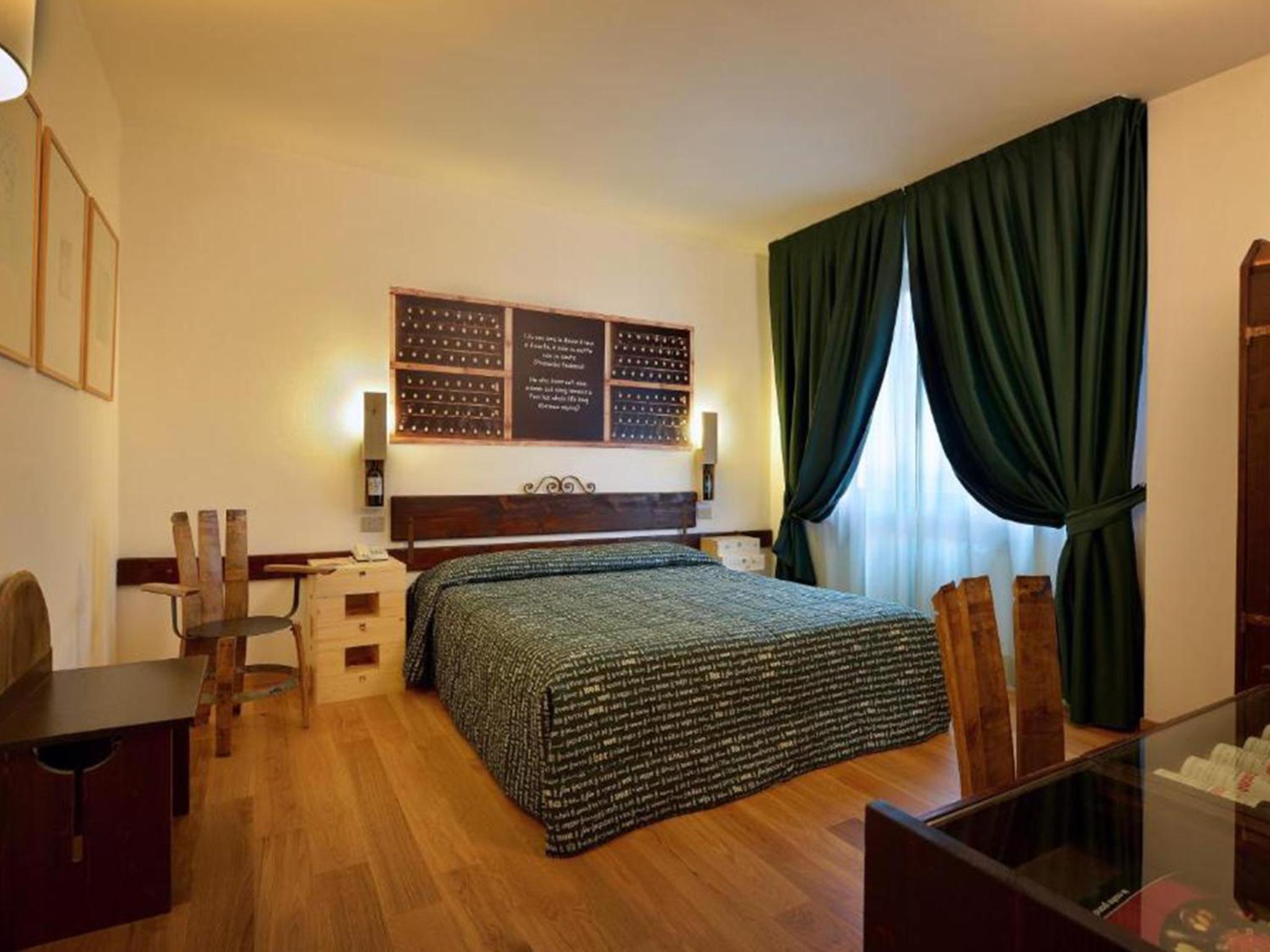 Standard Double Room - Photo 3