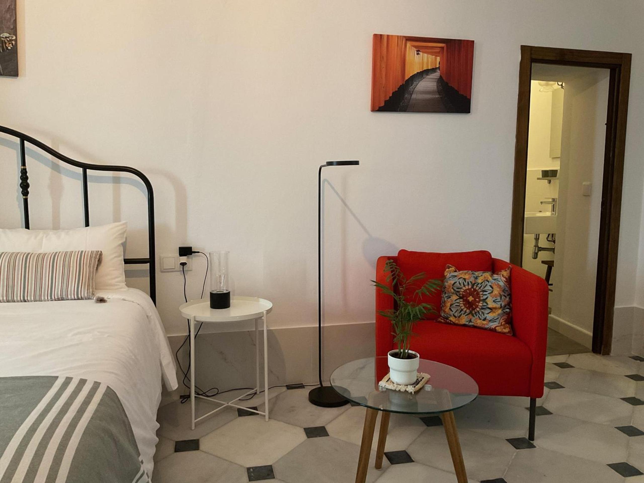 Large Double Room photo 3