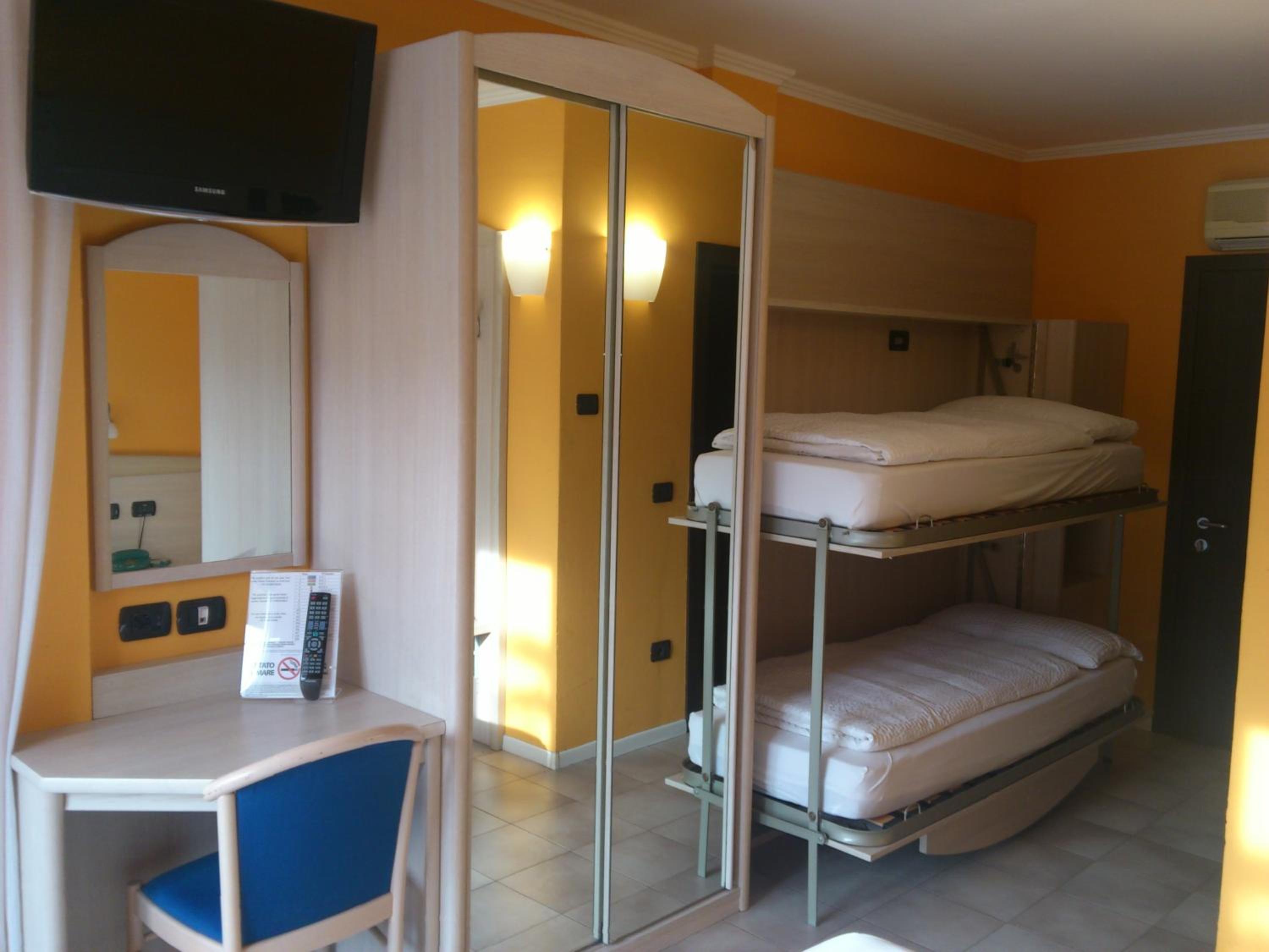 Quadruple Room photo 2