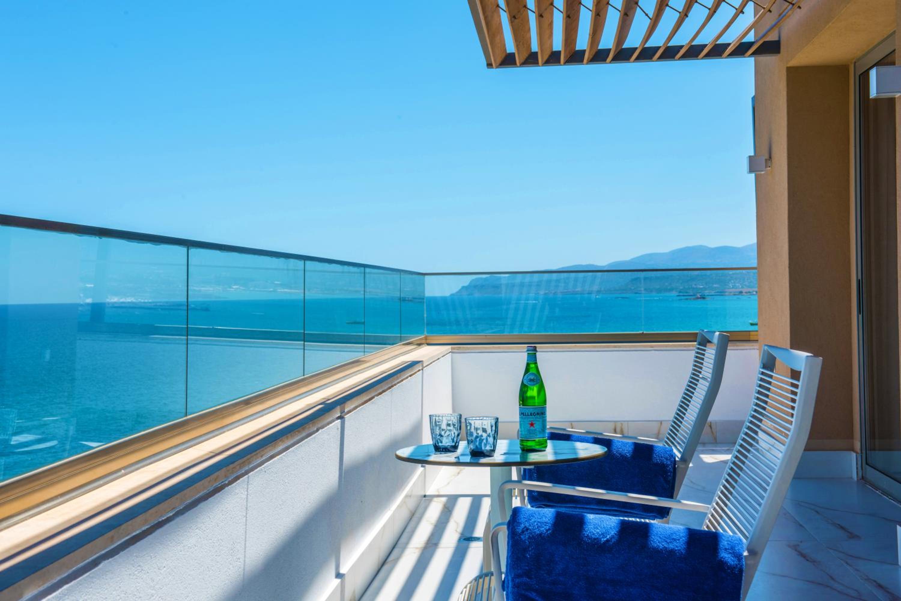 Gold Sky Suite with Panoramic Sea View photo 3