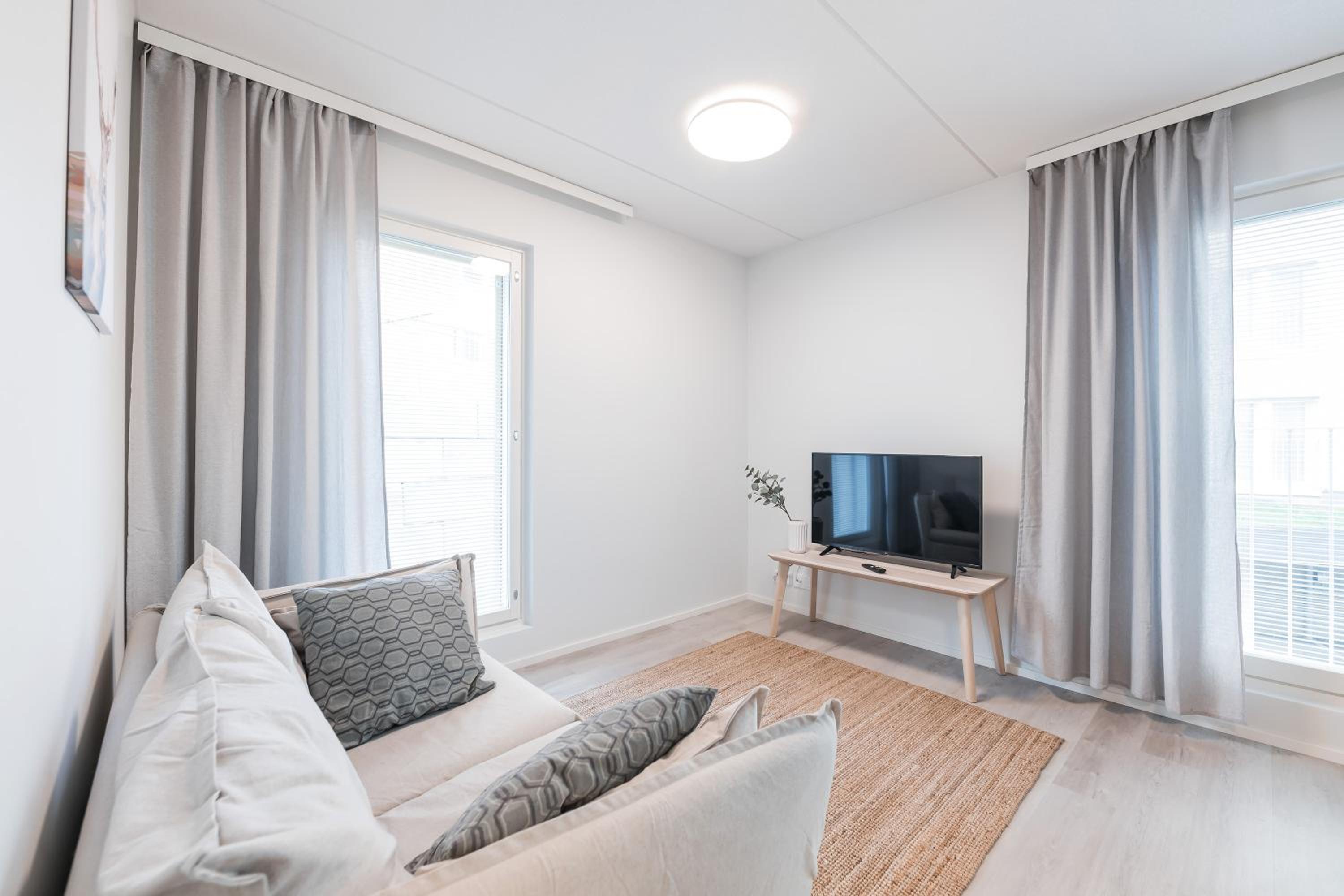 One-Bedroom Apartment - Photo 3