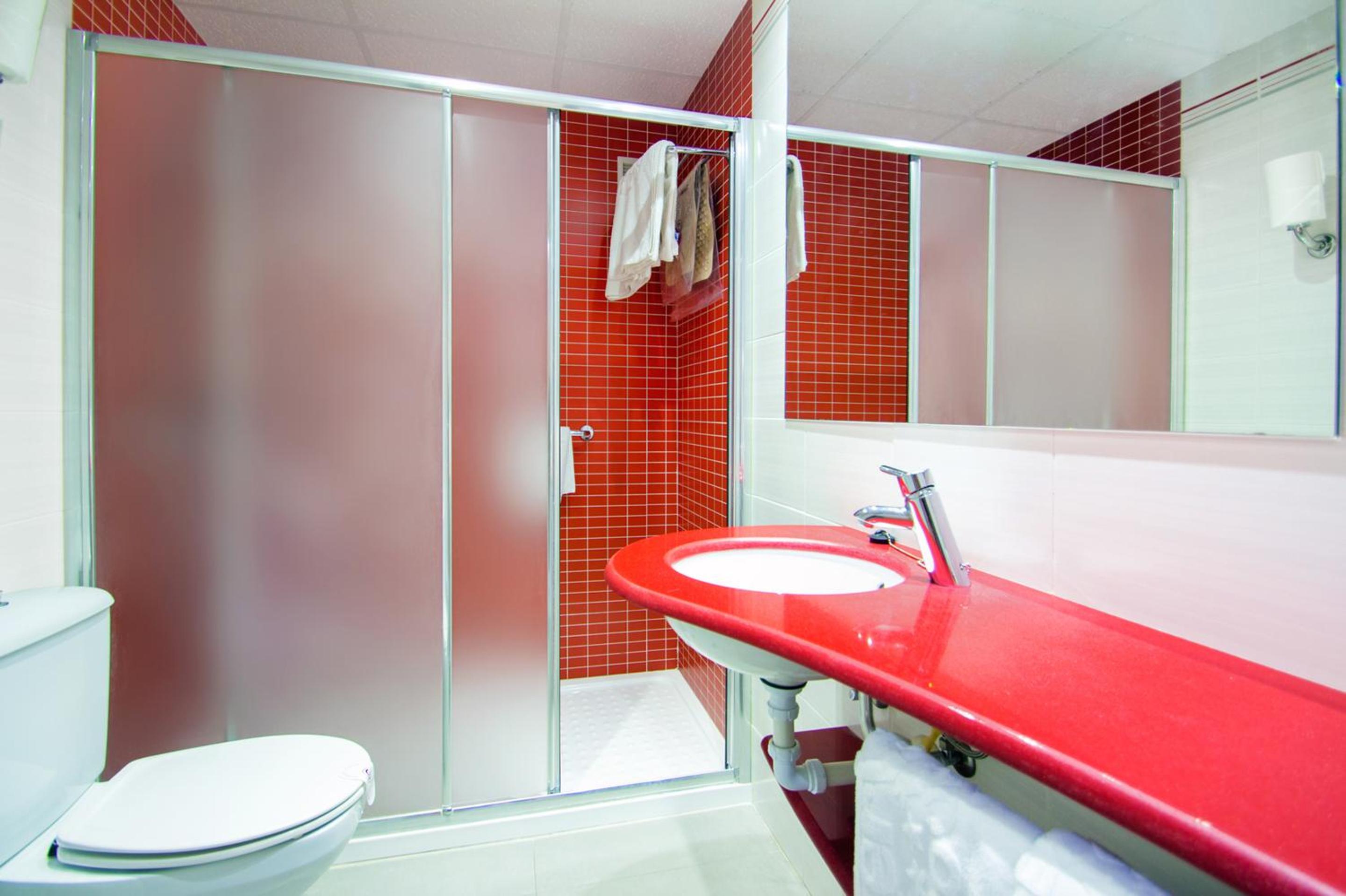 Double or Twin Room with Extra Bed (2 Adults + 1 Child) photo 3