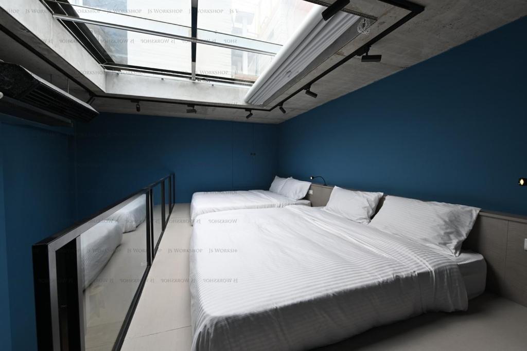 Duplex Suite - Photo 2