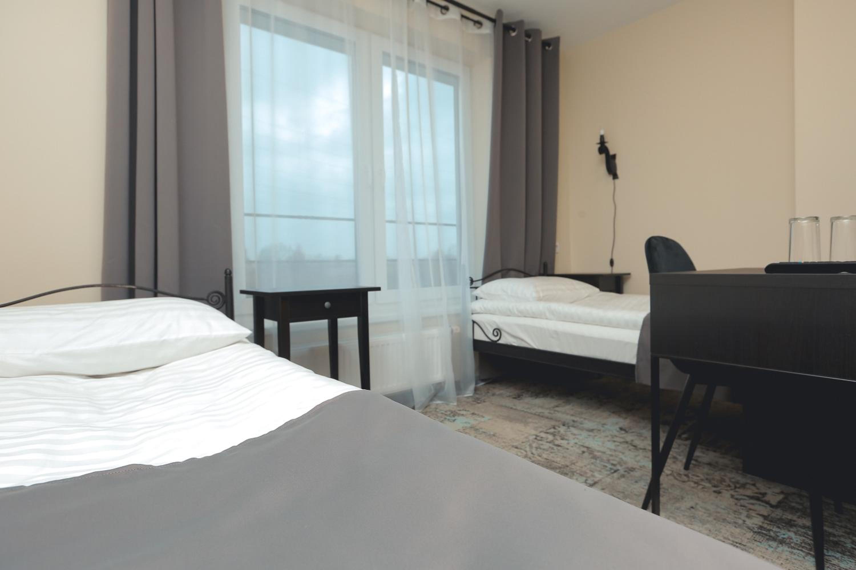 Small Twin Room - Photo 1