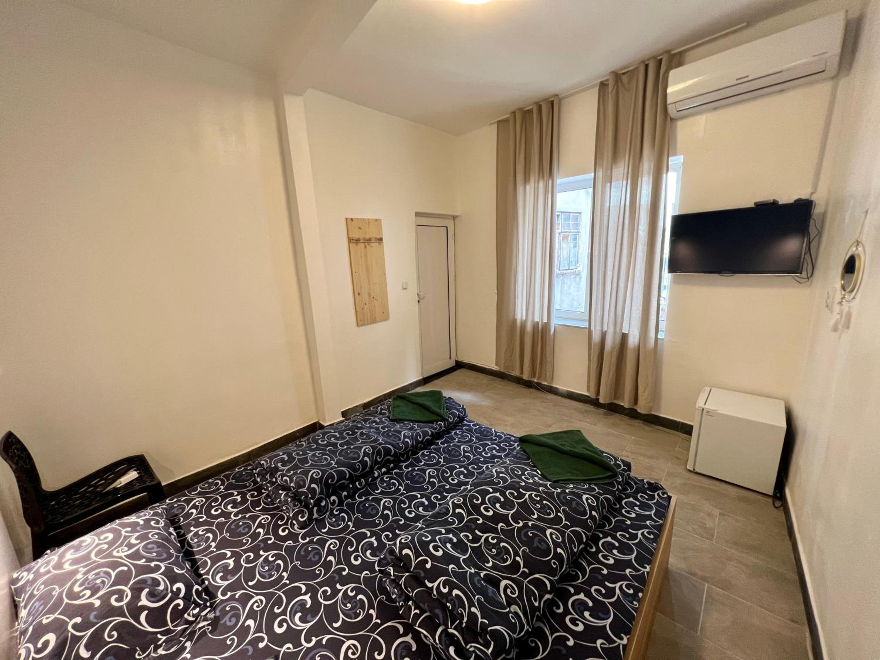 Twin Room with Private External Bathroom - Photo 3