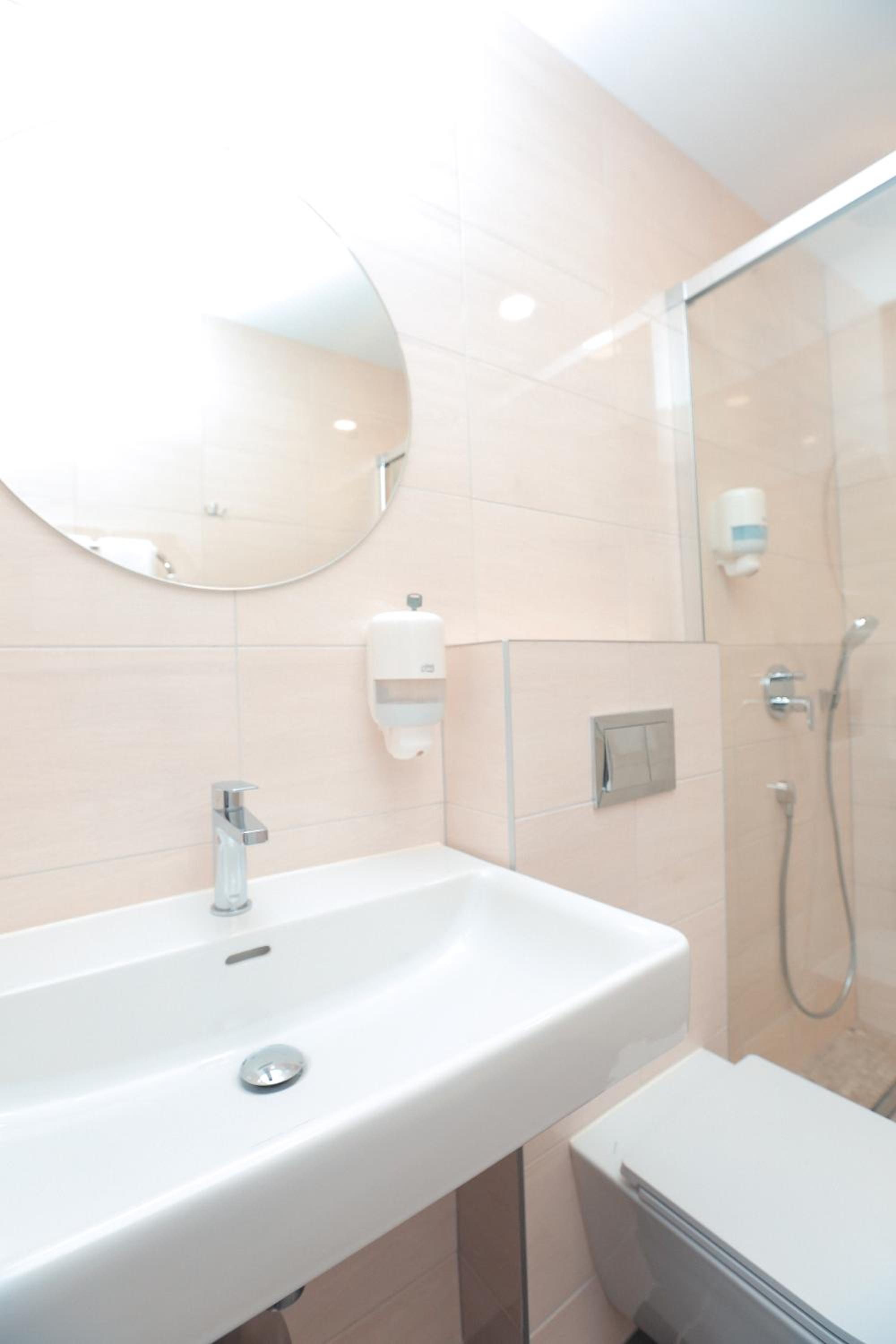 Twin Room - Photo 6