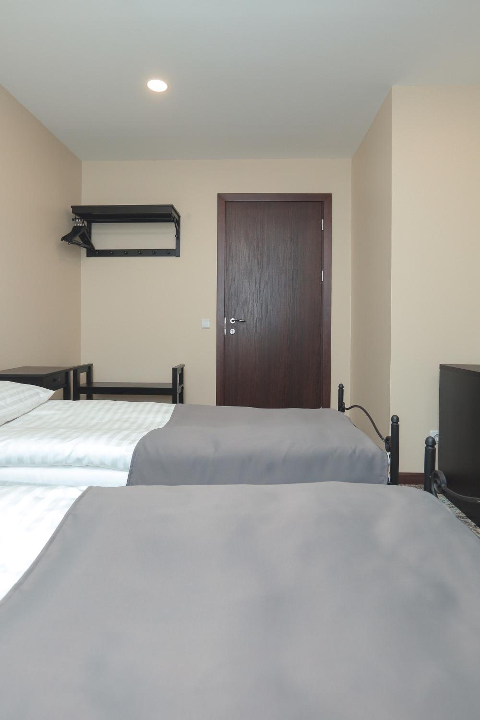 Twin Room - Photo 2