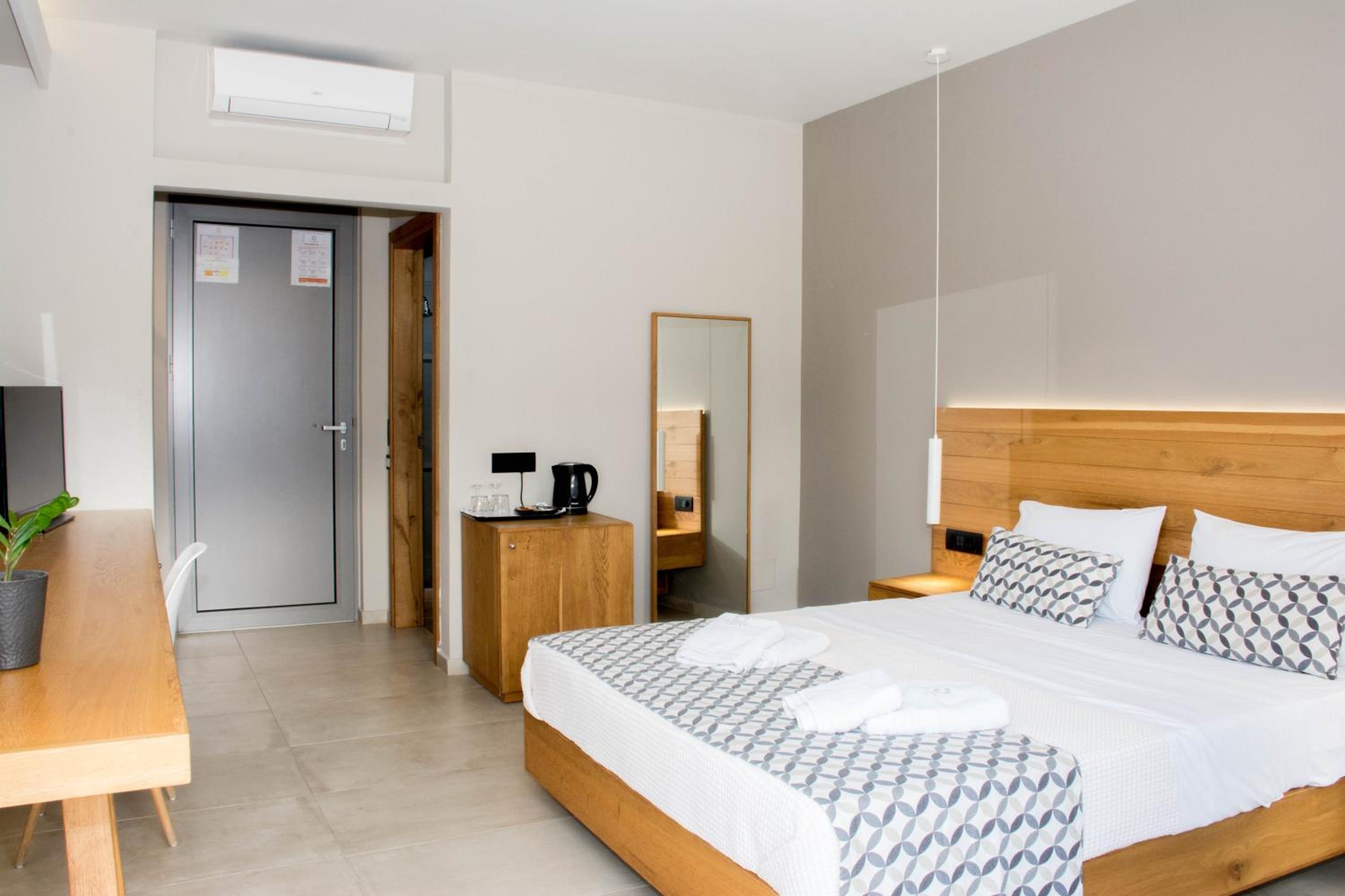 Double Room with Sea View - Photo 8