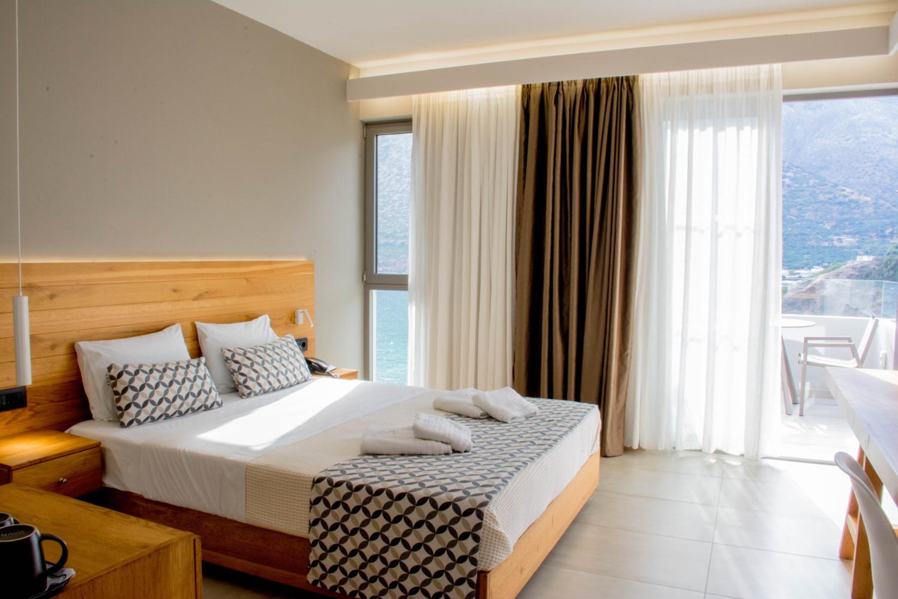 Double Room with Sea View - Photo 9