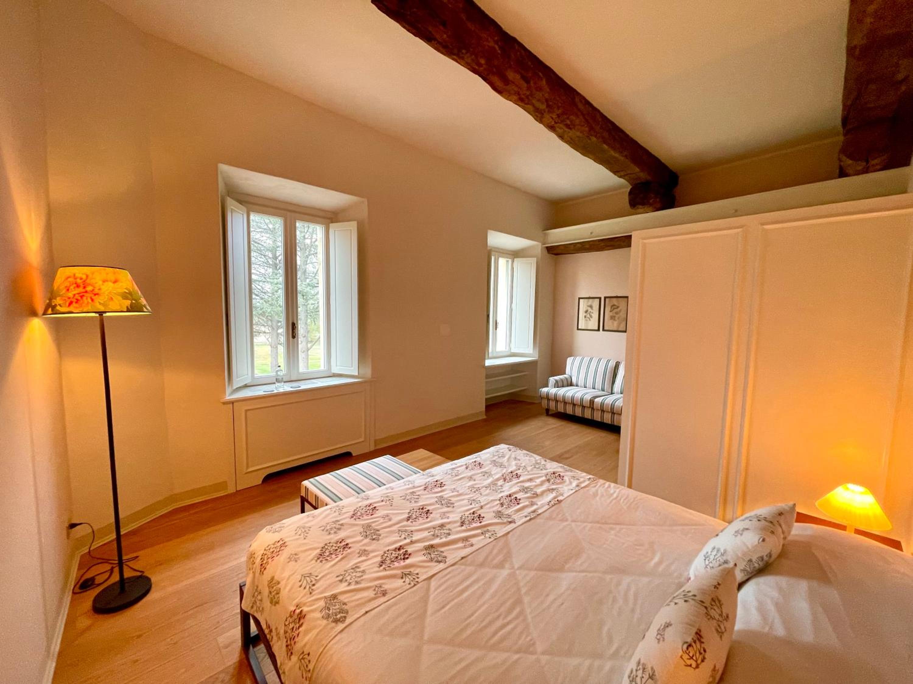 Standard King Room photo 2