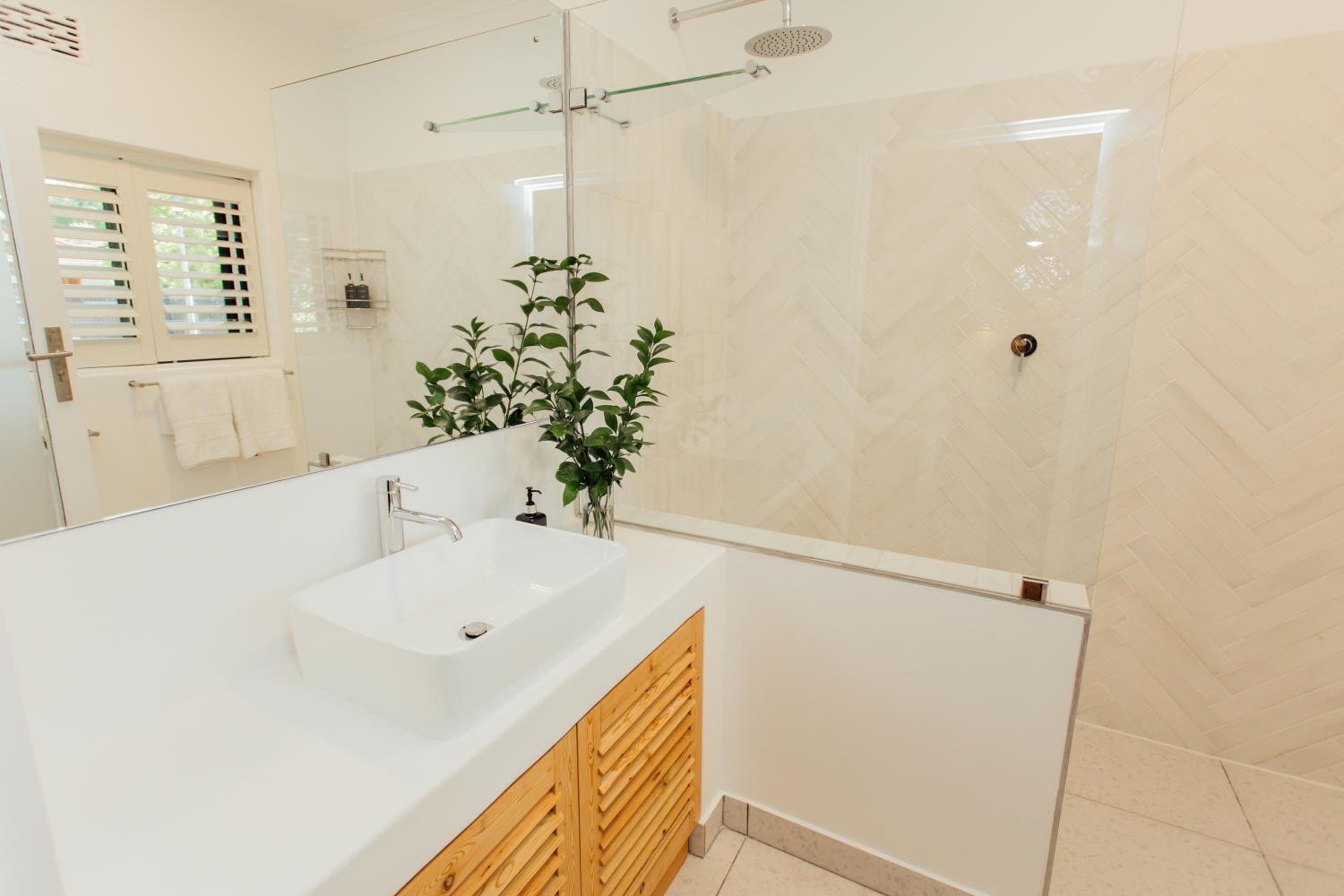Two-Bedroom Apartment - Photo 7