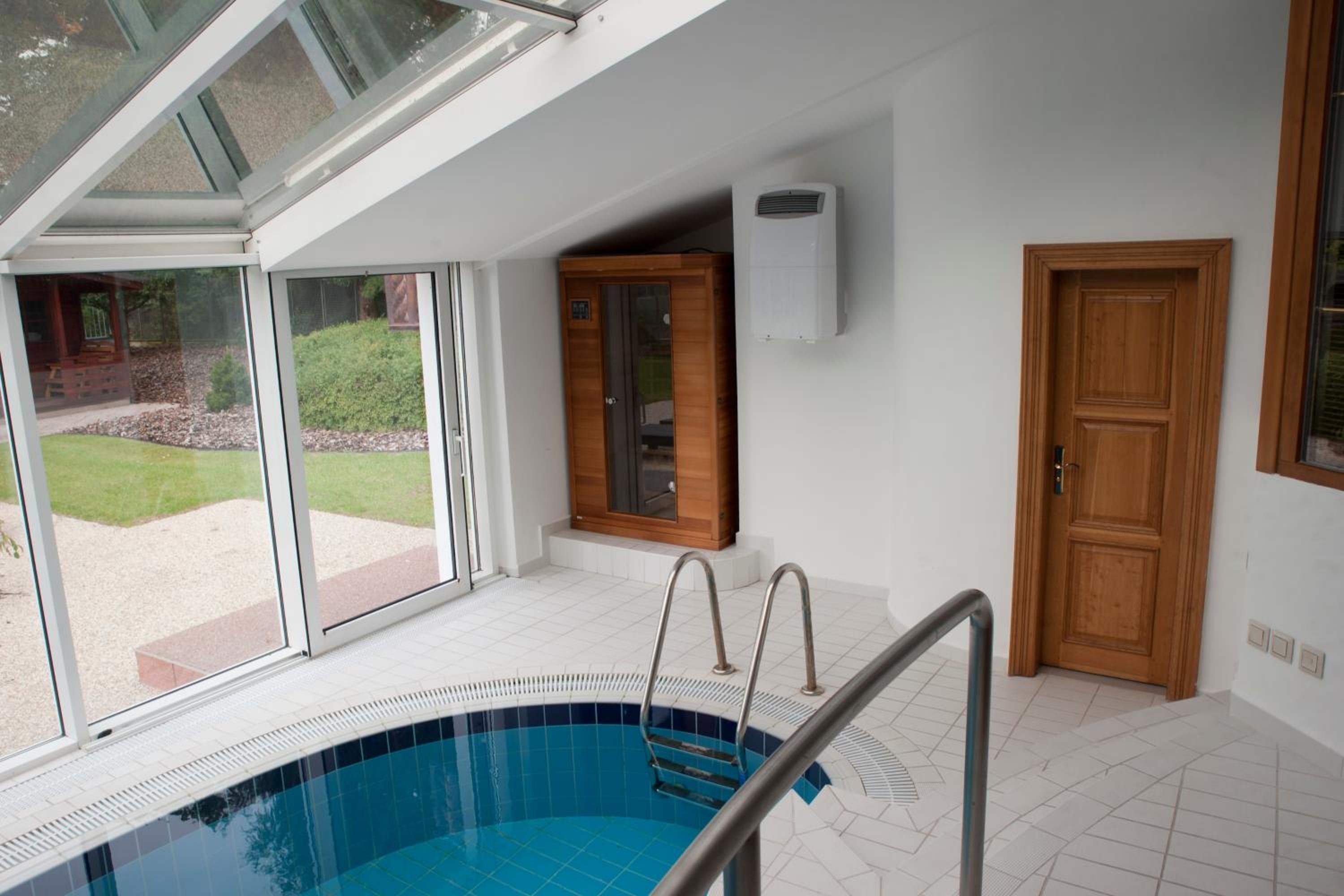 F14 Deluxe Triple Room