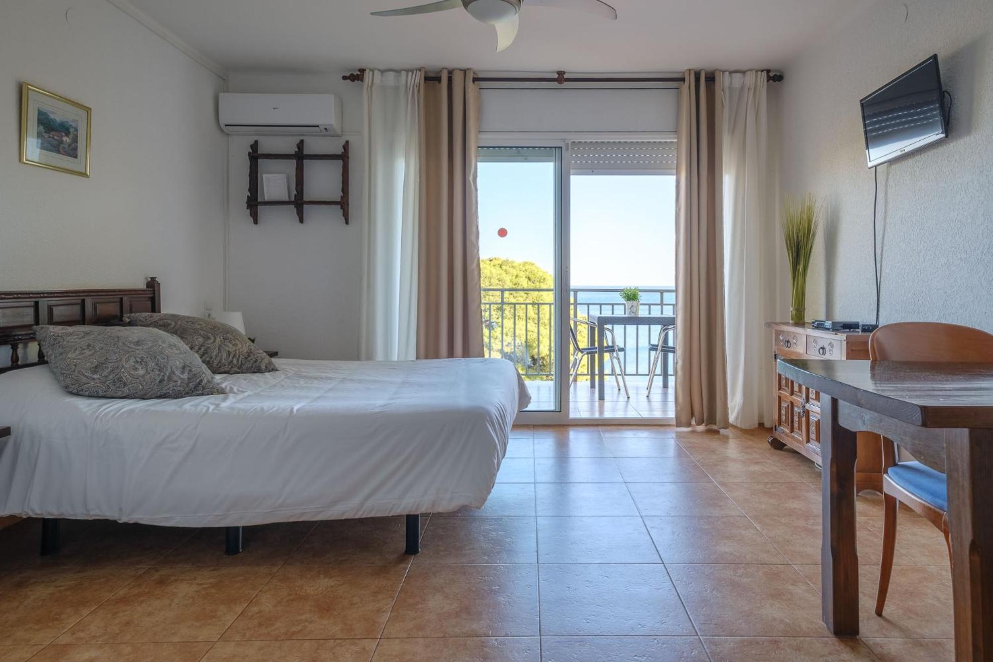 Estudio con vista al mar