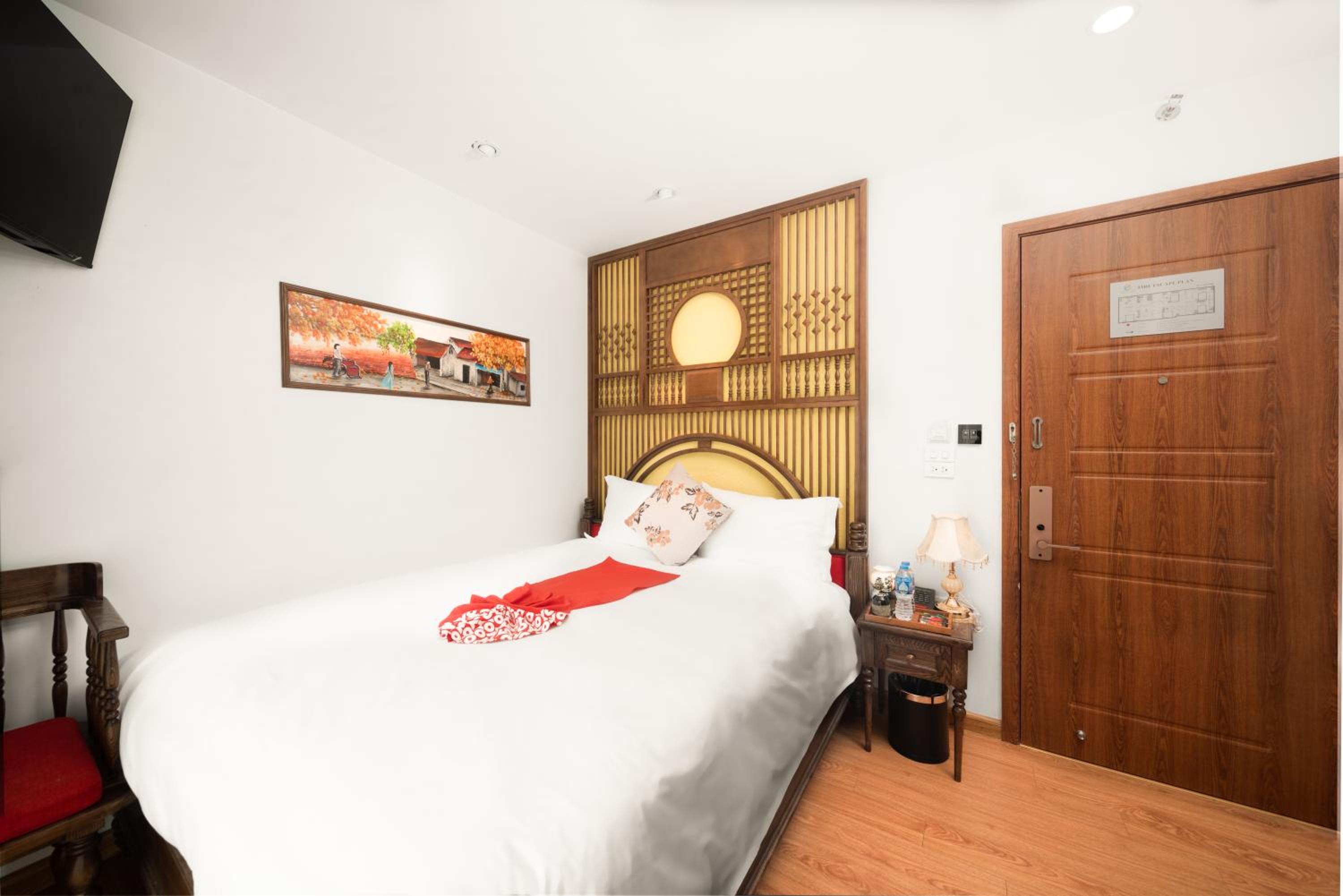 Deluxe Double Room with Balcony photo 3