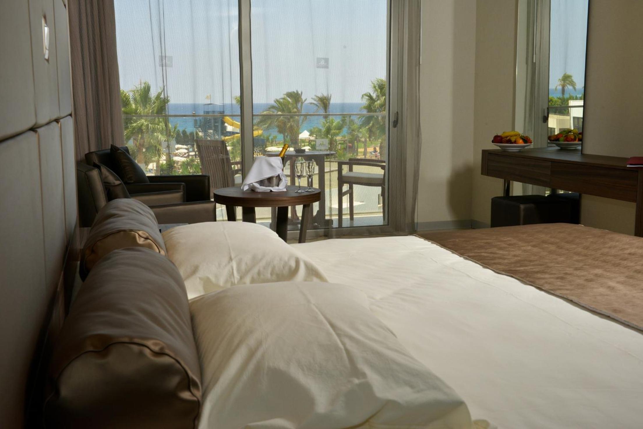 Deluxe Sea View Room (16+ years old) - Photo 1