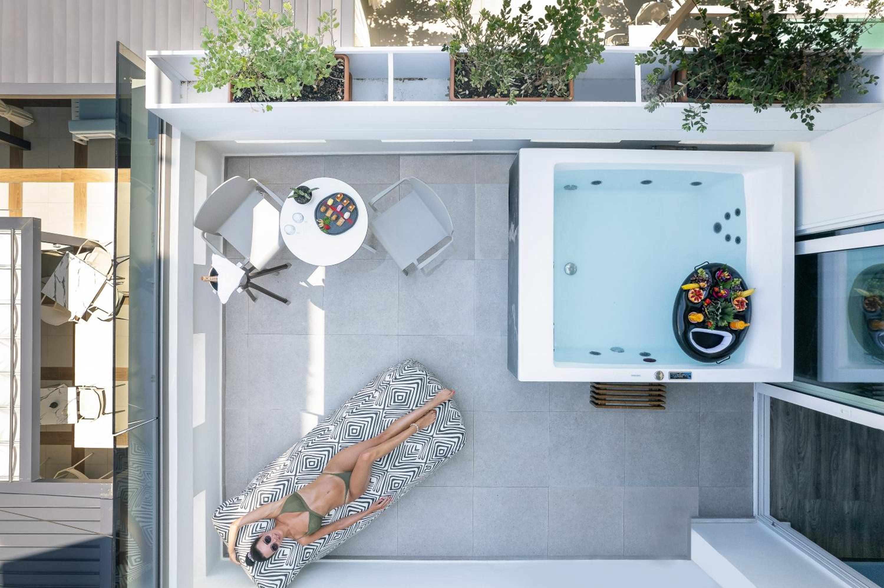 Junior Suite with Jetted Tub - Photo 18