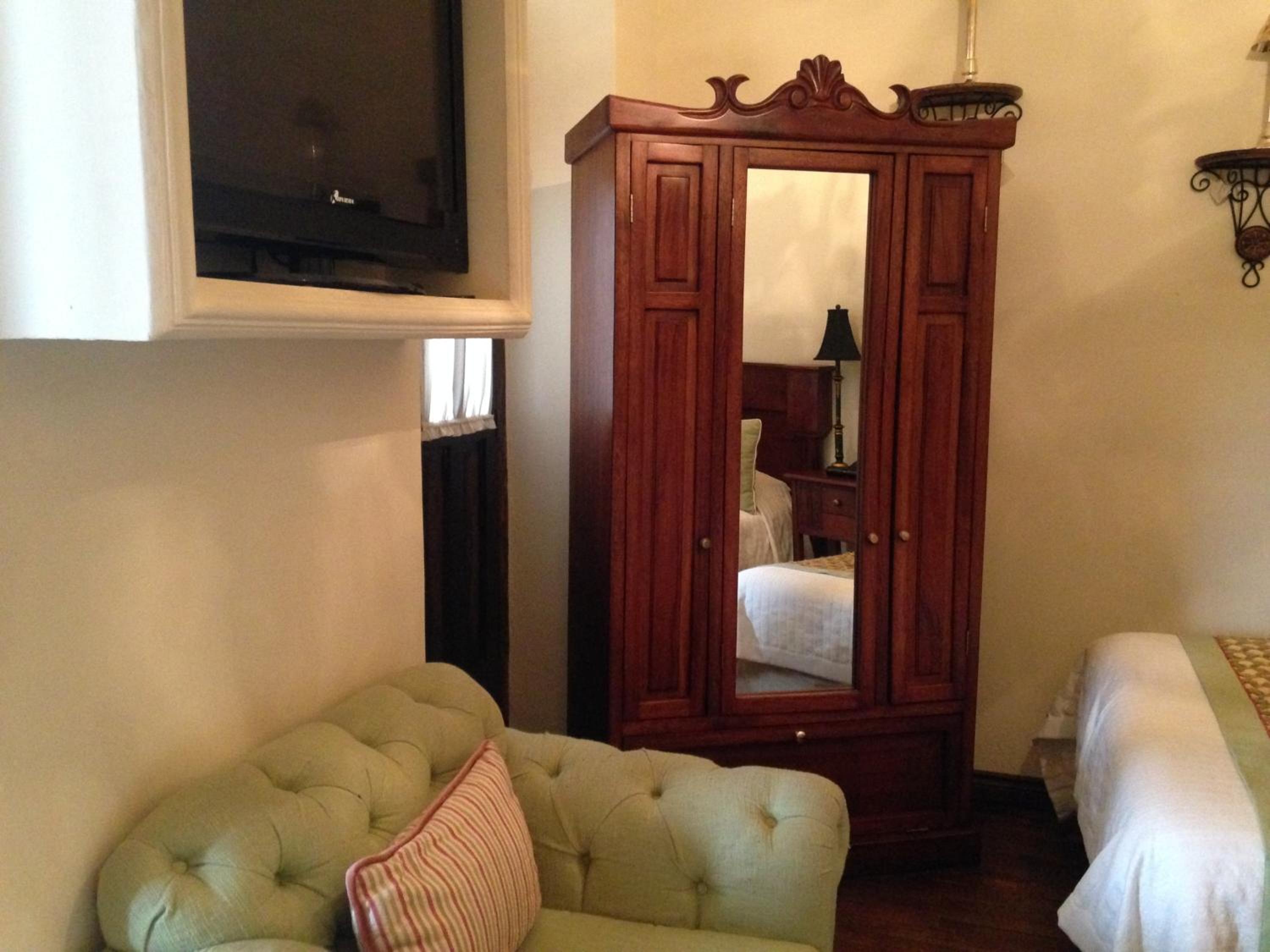 Deluxe Family Suite photo 2