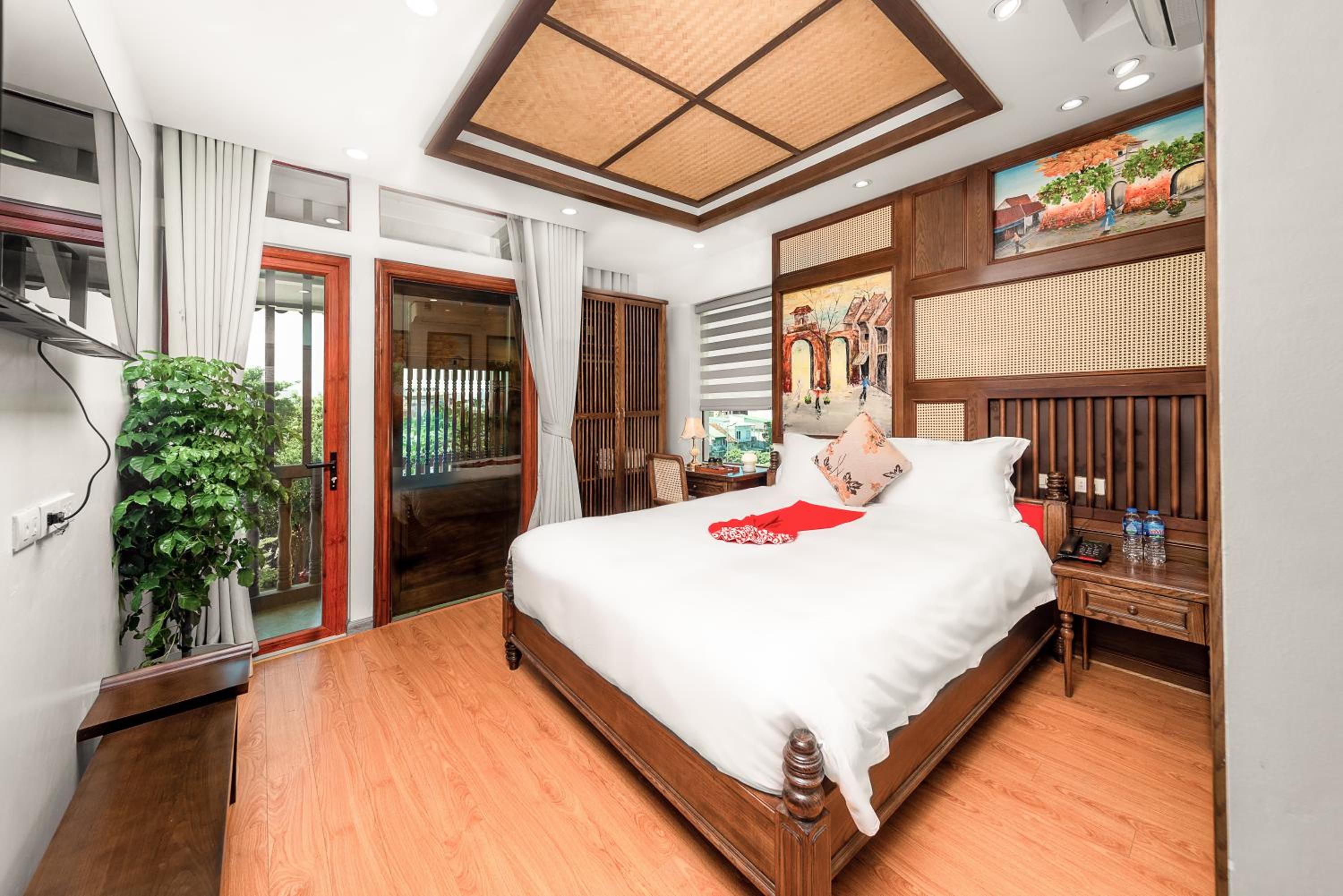 Junior Suite with Balcony photo 2