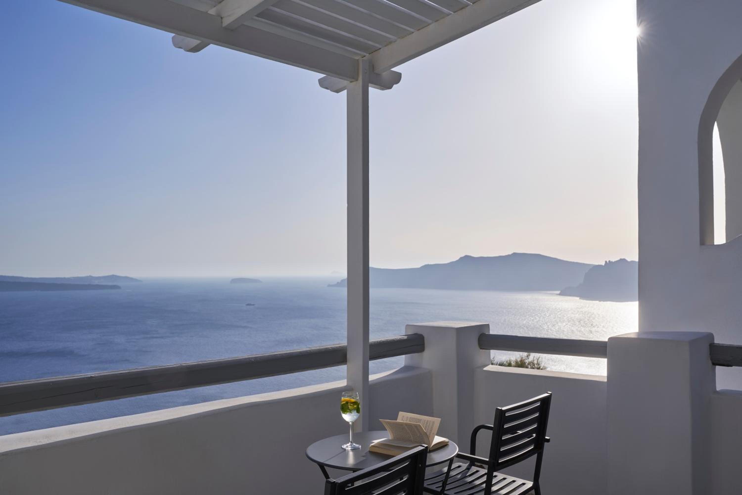 Superior Room with Caldera View - Photo 3