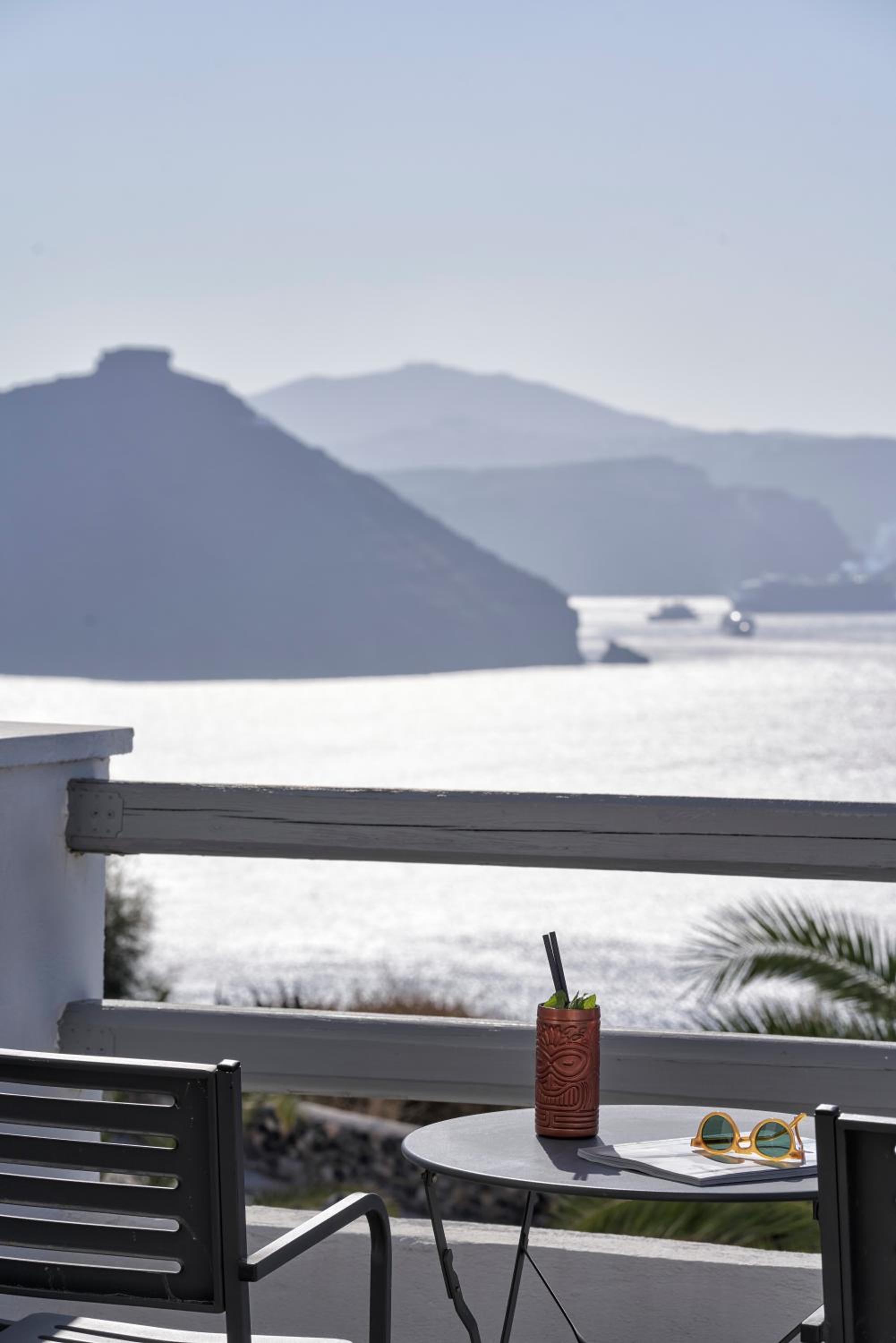 Superior Room with Caldera View - Photo 2
