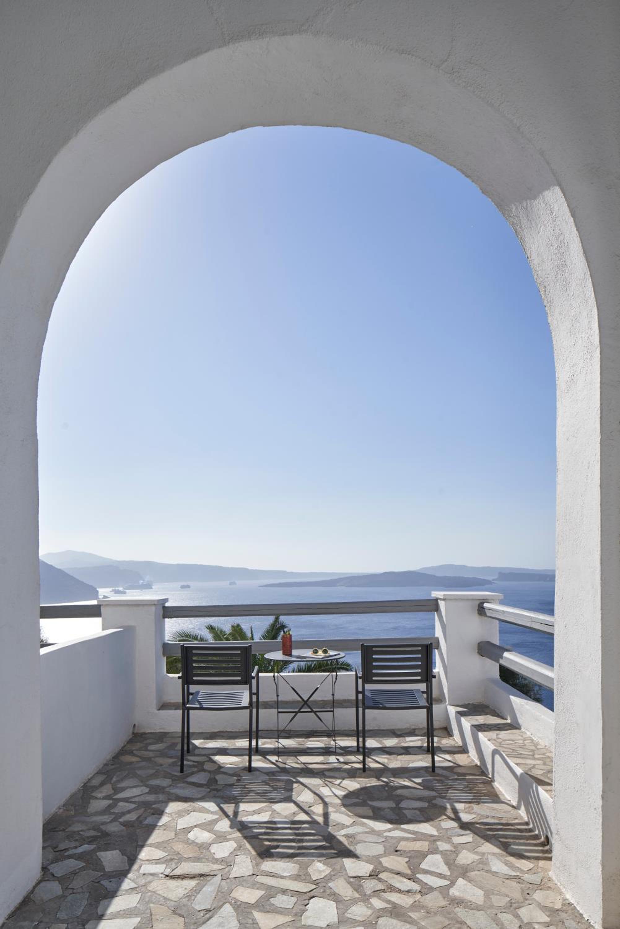 Superior Room with Caldera View (Accessible Room) - Photo 10