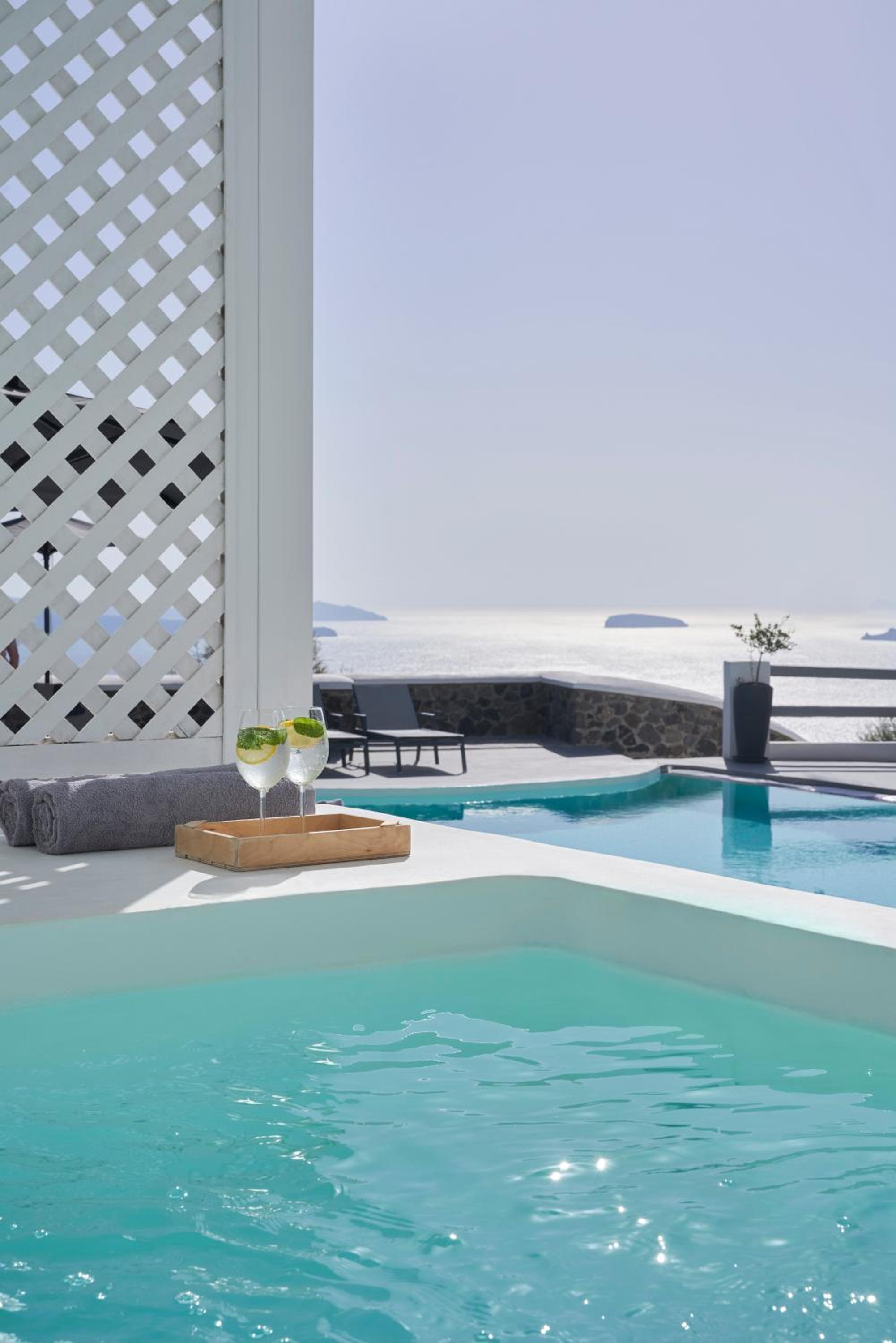 Superior Room with Jetted Tub & Side Sea View - Photo 8
