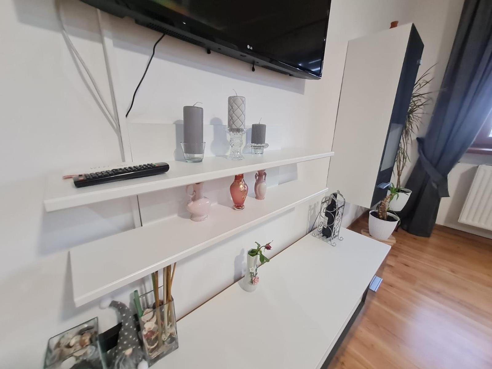 One-Bedroom Apartment - Photo 15