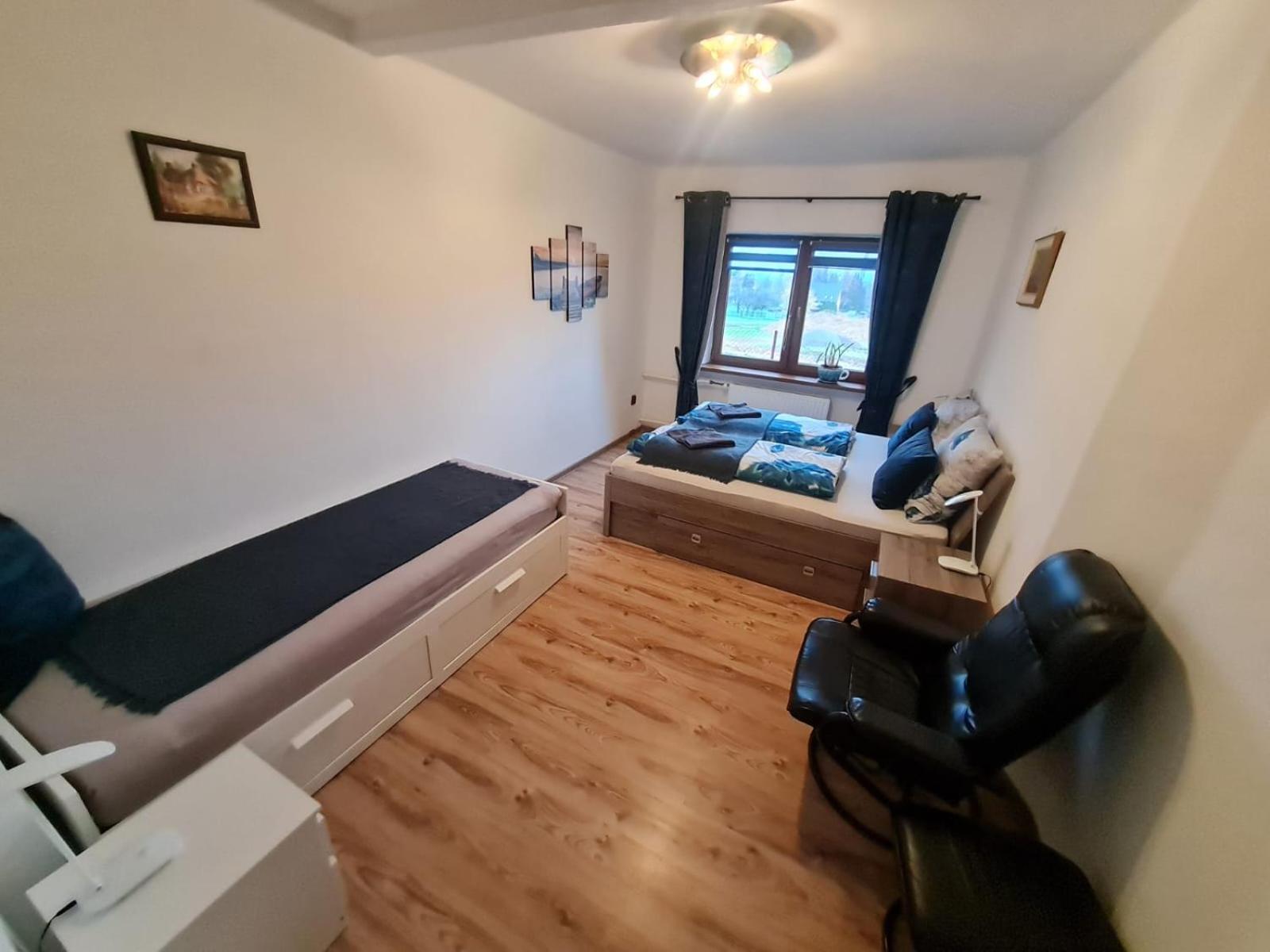 One-Bedroom Apartment - Photo 12