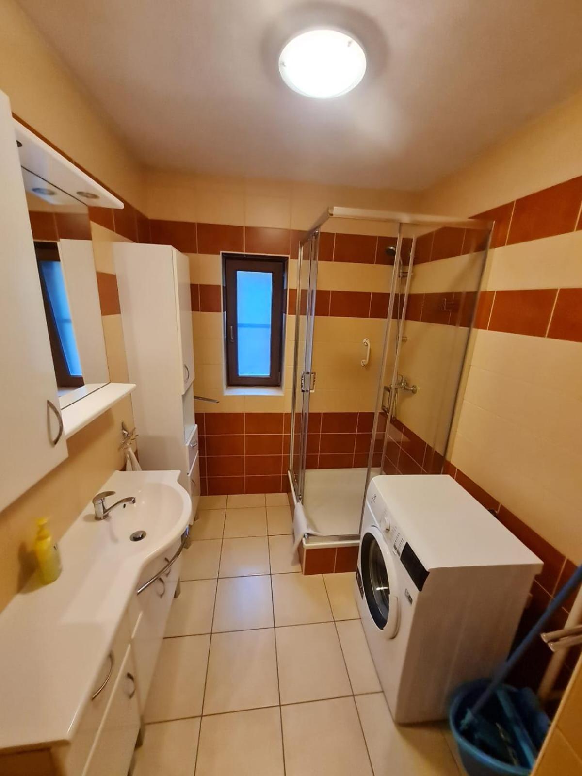 One-Bedroom Apartment - Photo 11