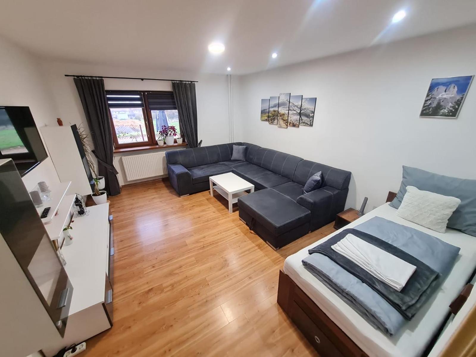 One-Bedroom Apartment - Photo 10