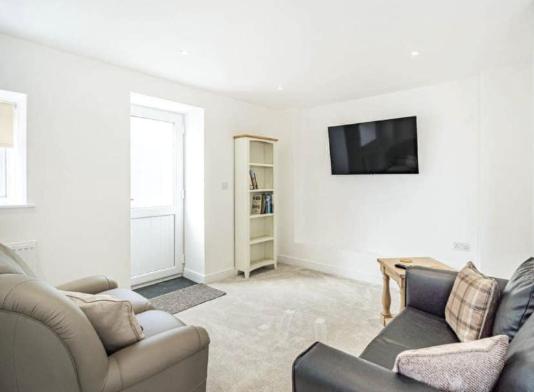 Two-Bedroom House photo 2